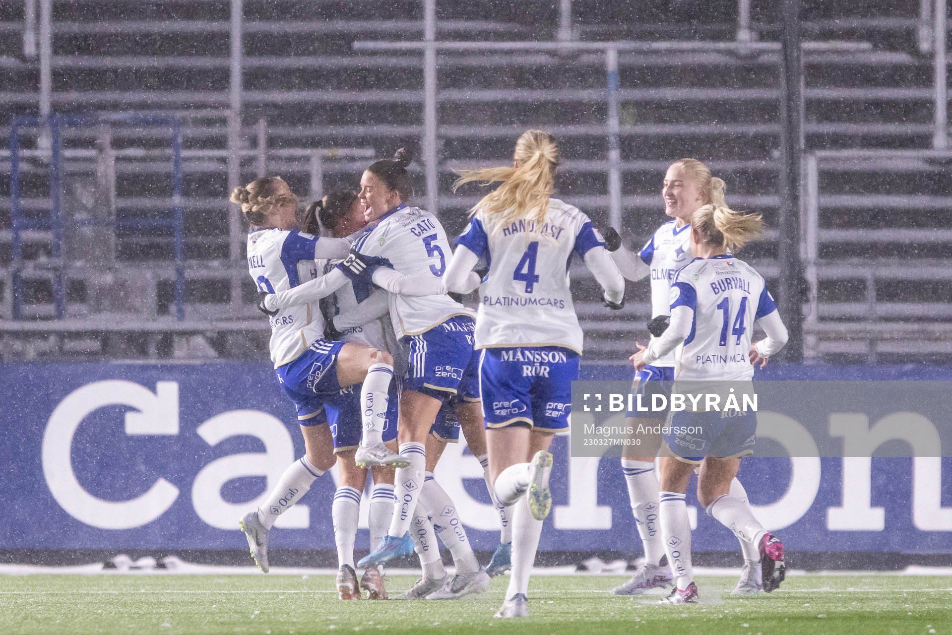 IFK Norrköpings spelare jublar