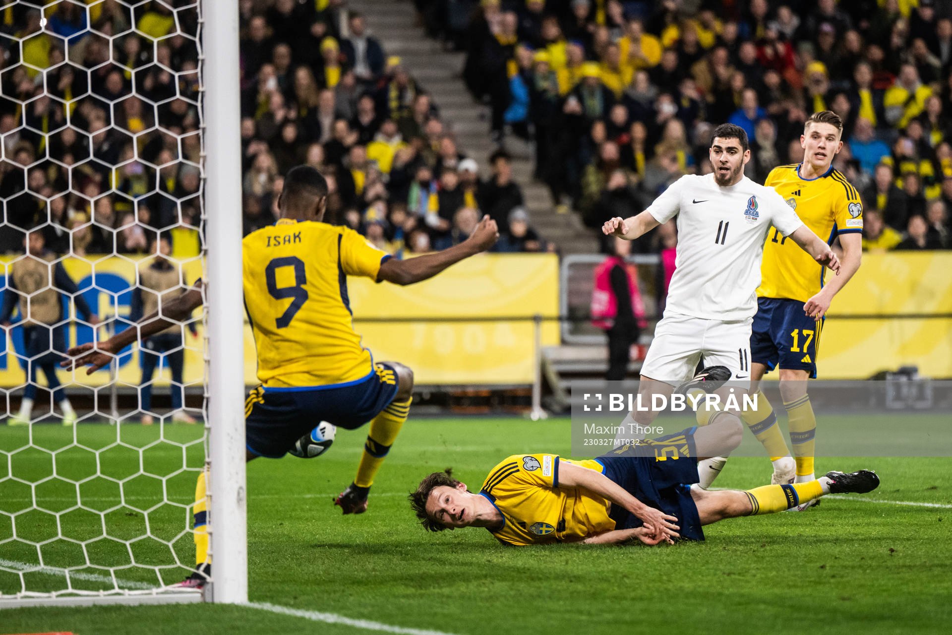 Alexander Isak and Hjalmar Ekdal of Sweden scores a goal