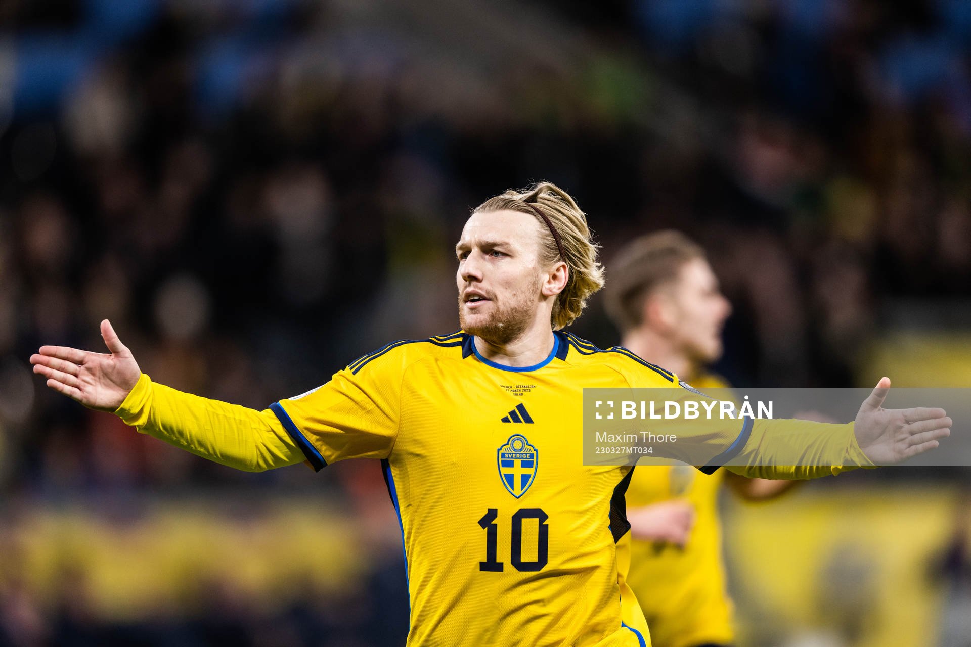 Emil Forsberg of Sweden celebrates scoring 1-0