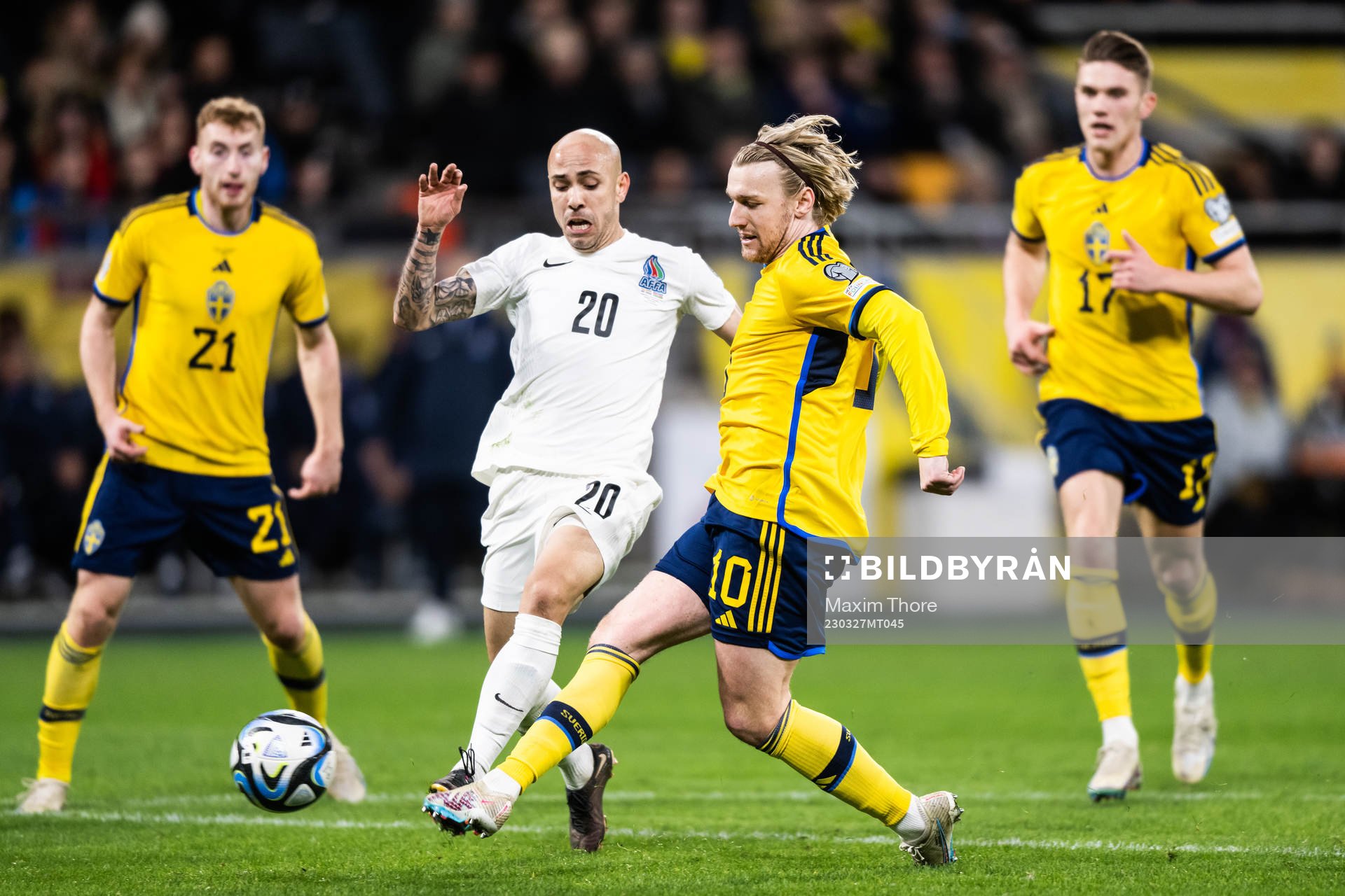 Emil Forsberg of Sweden scores 1-0