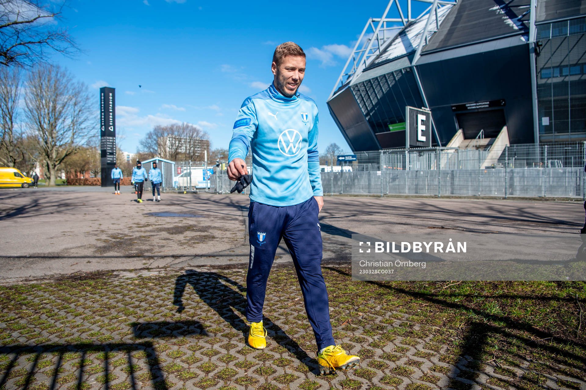 Anton Tinnerholm innan en träning med Malmö FF