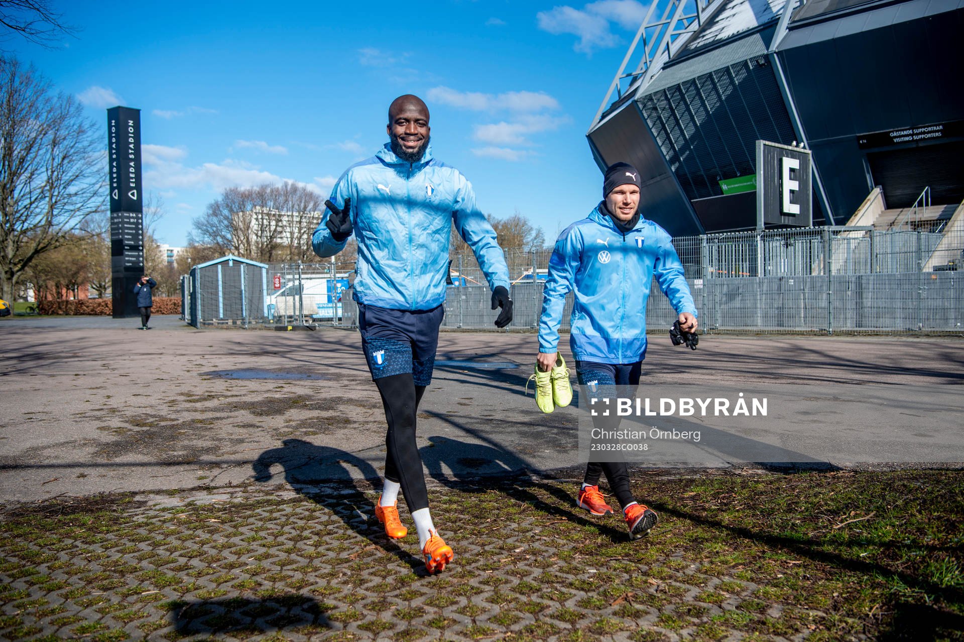 Mahame Siby och Oscar Lewicki innan en träning med Malmö