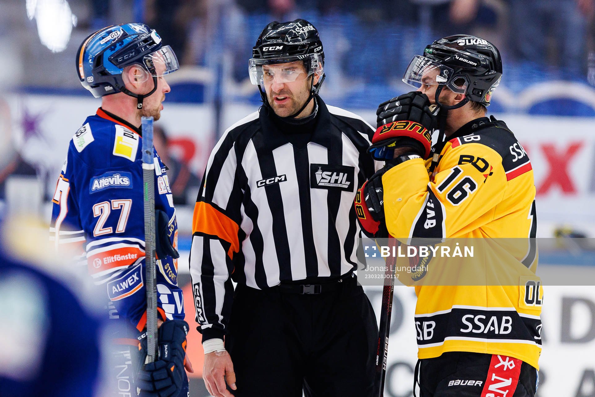Växjös Martin Lundberg, Domare Mikael Sjöqvist och
