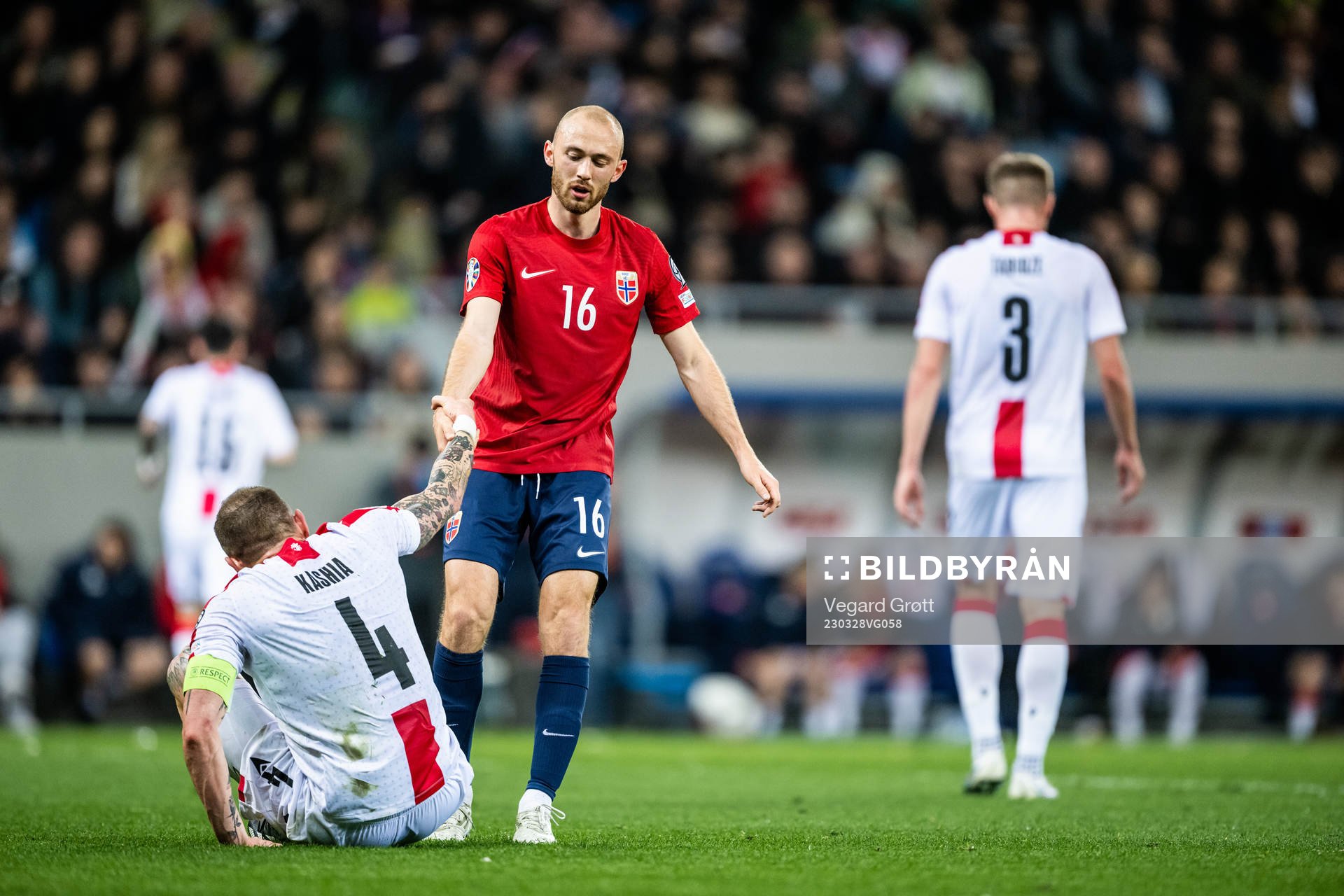 Guram Kashia of Georgia and Fredrik Aursnes of Norway