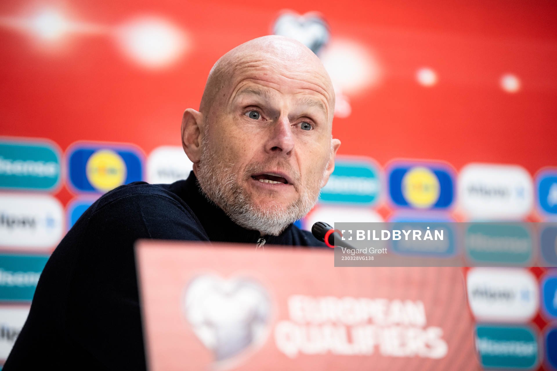 Head coach Ståle Solbakken of Norway