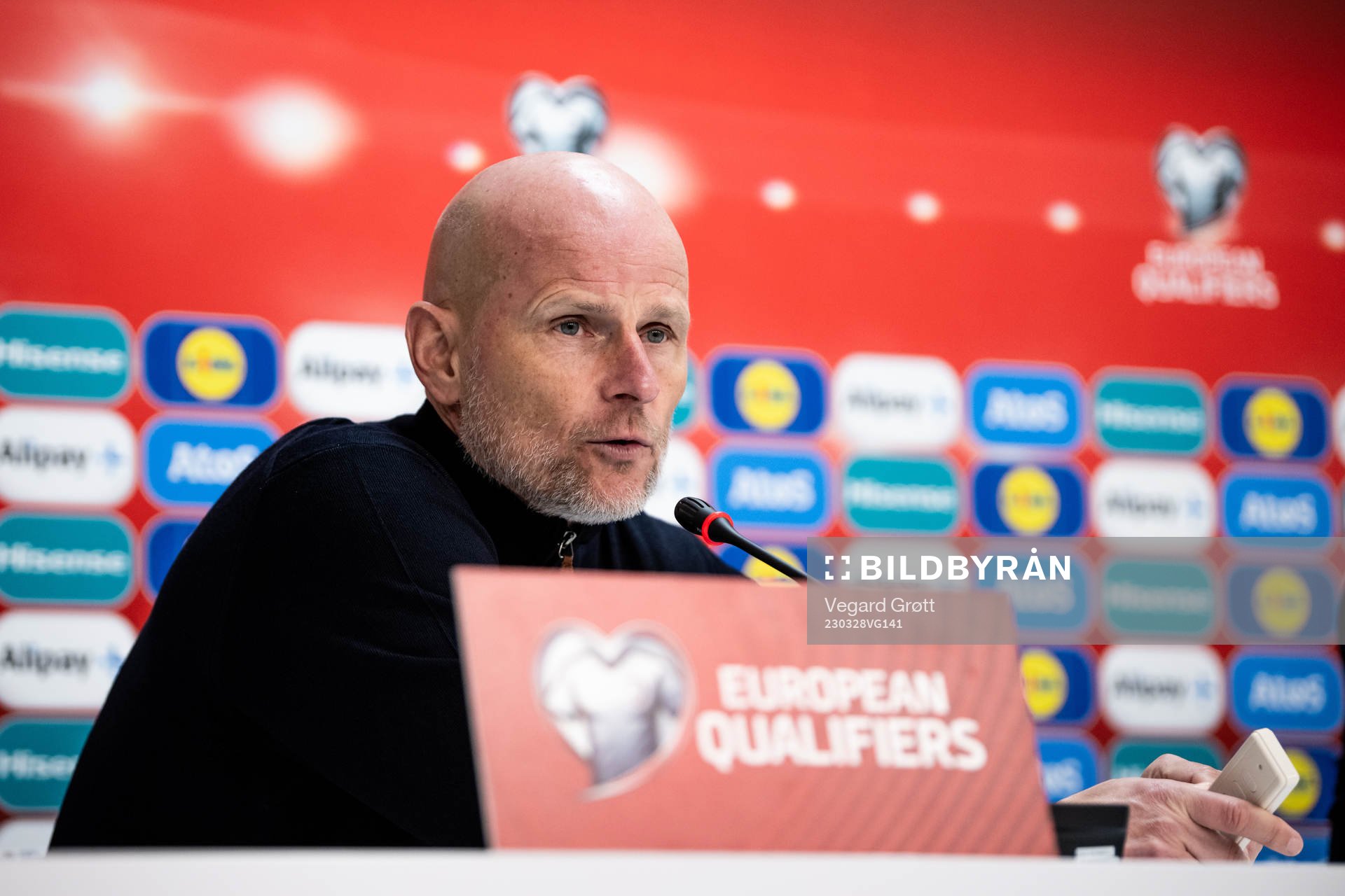Head coach Ståle Solbakken of Norway