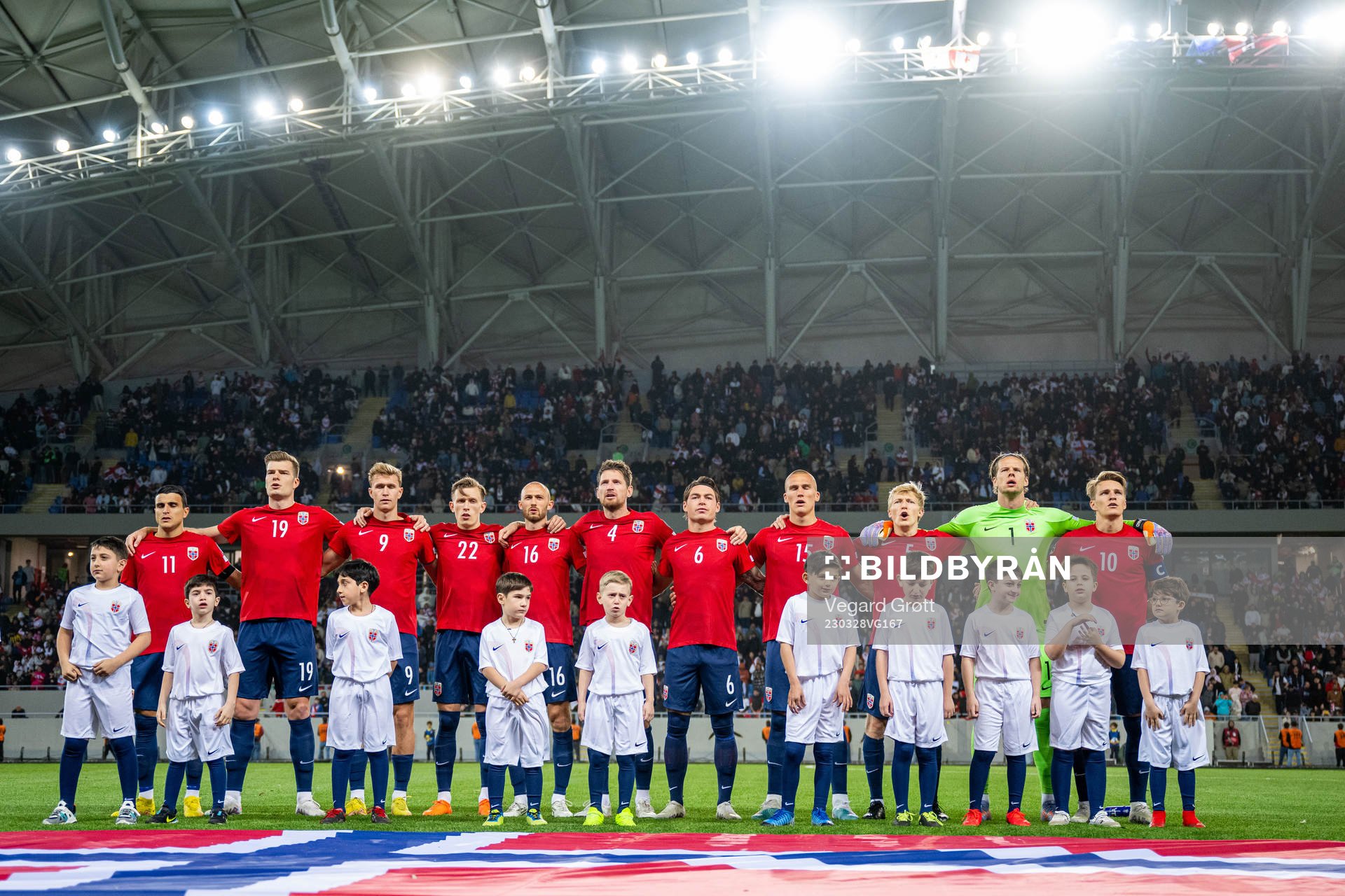 Players of Norway line up
