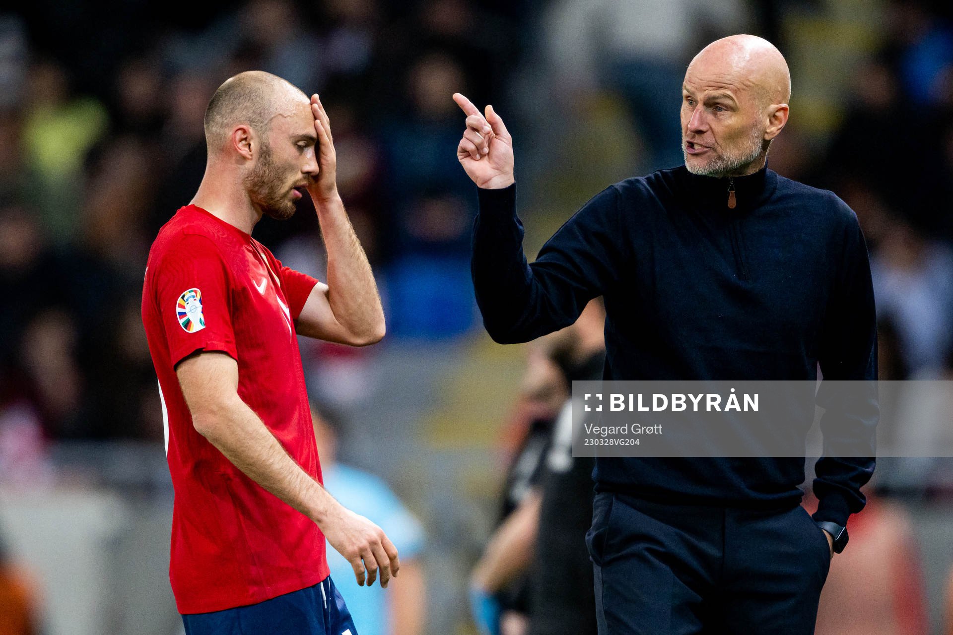 Fredrik Aursnes and Ståle Solbakken, head coach of Norway