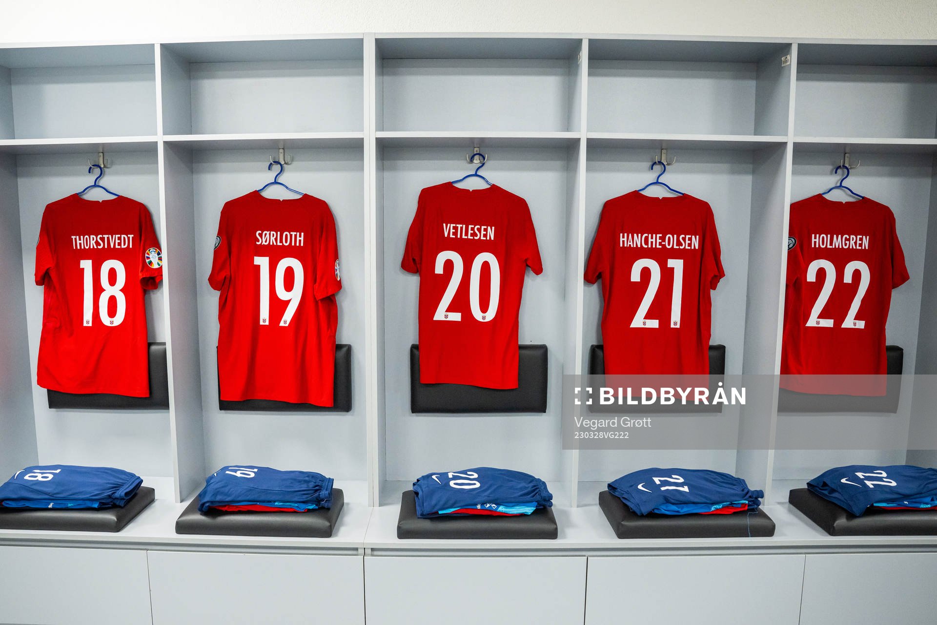 The kits of Kristian Thorstvedt, Alexander Sørloth, Hugo