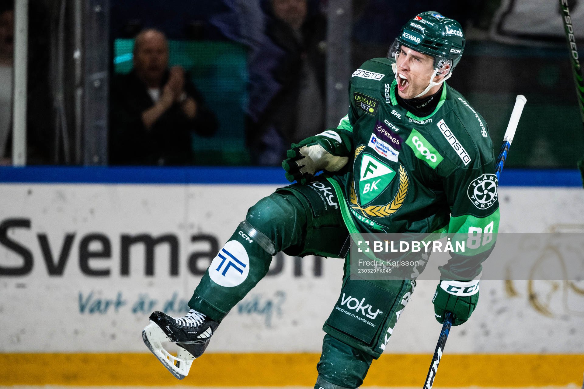 Färjestads Brandon Davidson jublar