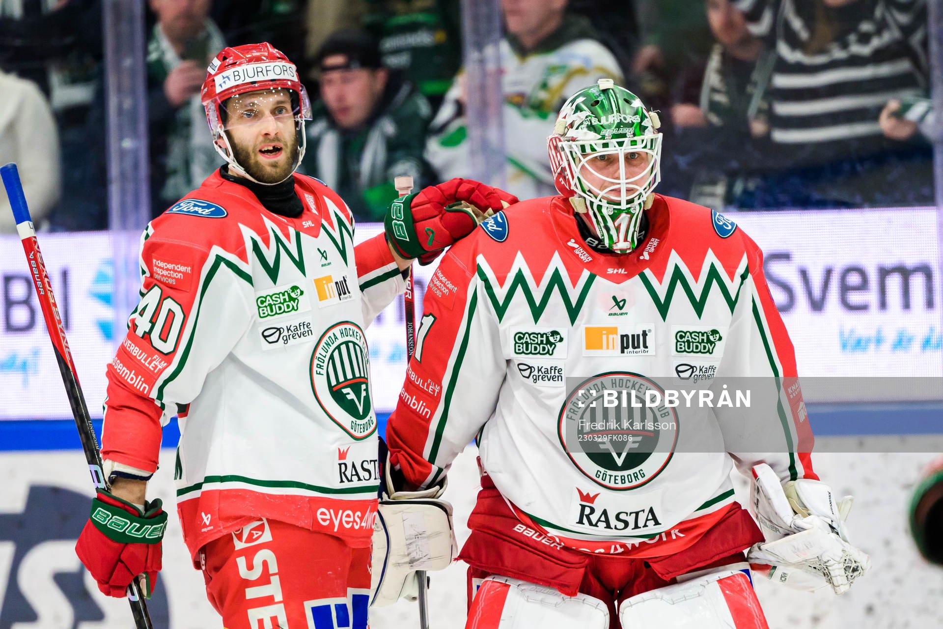 Frölundas Petteri Lindbohm och målvakt Lars Johansson