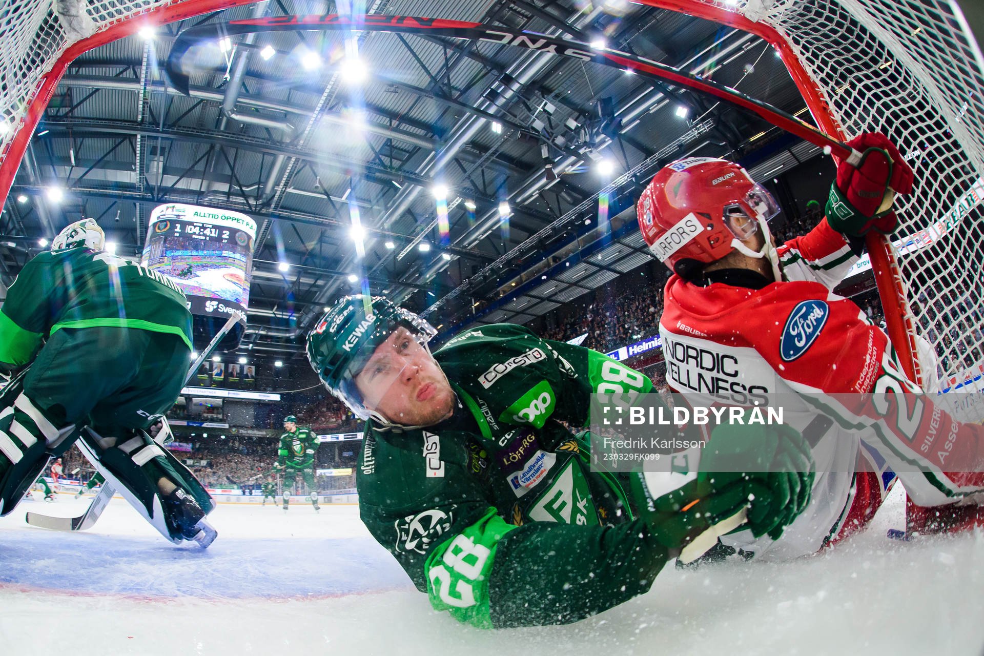 Färjestads Mattias Göransson och Frölundas Anthony Greco