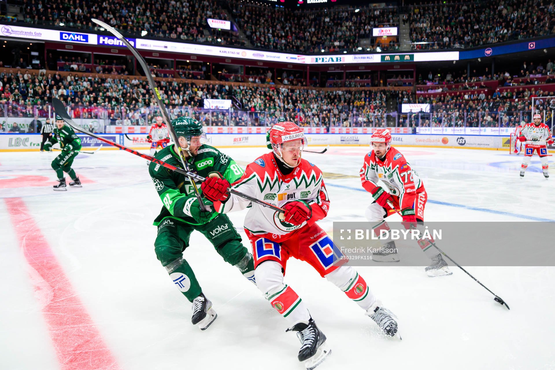 Färjestads Theodor Lennström och Frölundas Max Friberg