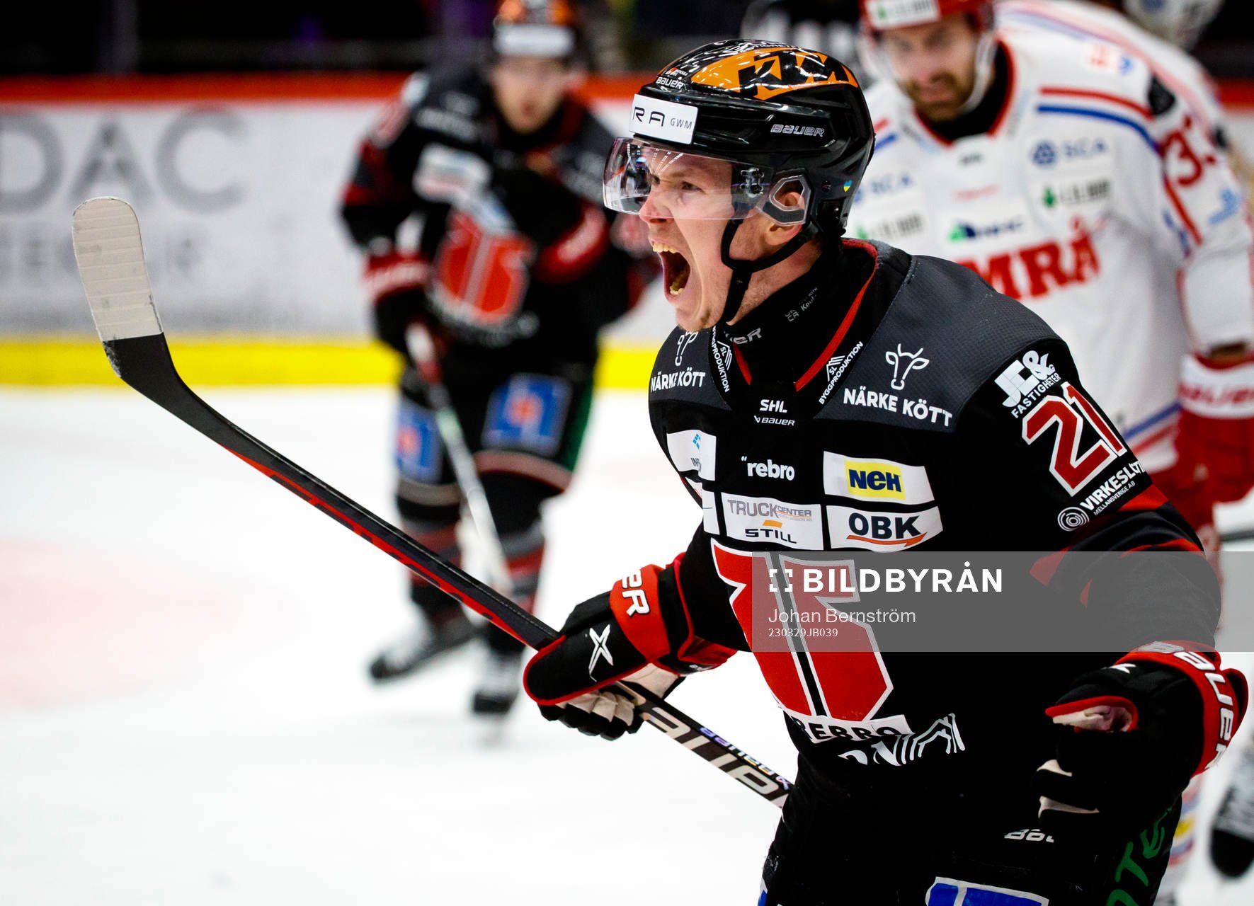 Örebros Linus Öberg gör 1-0 och jublar