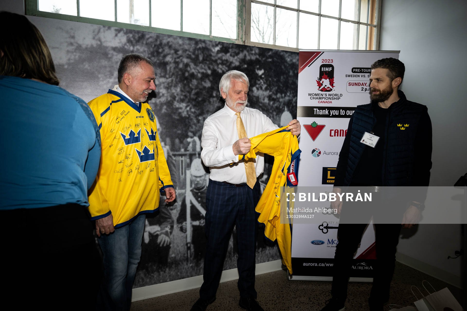Mayor Tom Mrakas, Consulate General of Sweden Lars