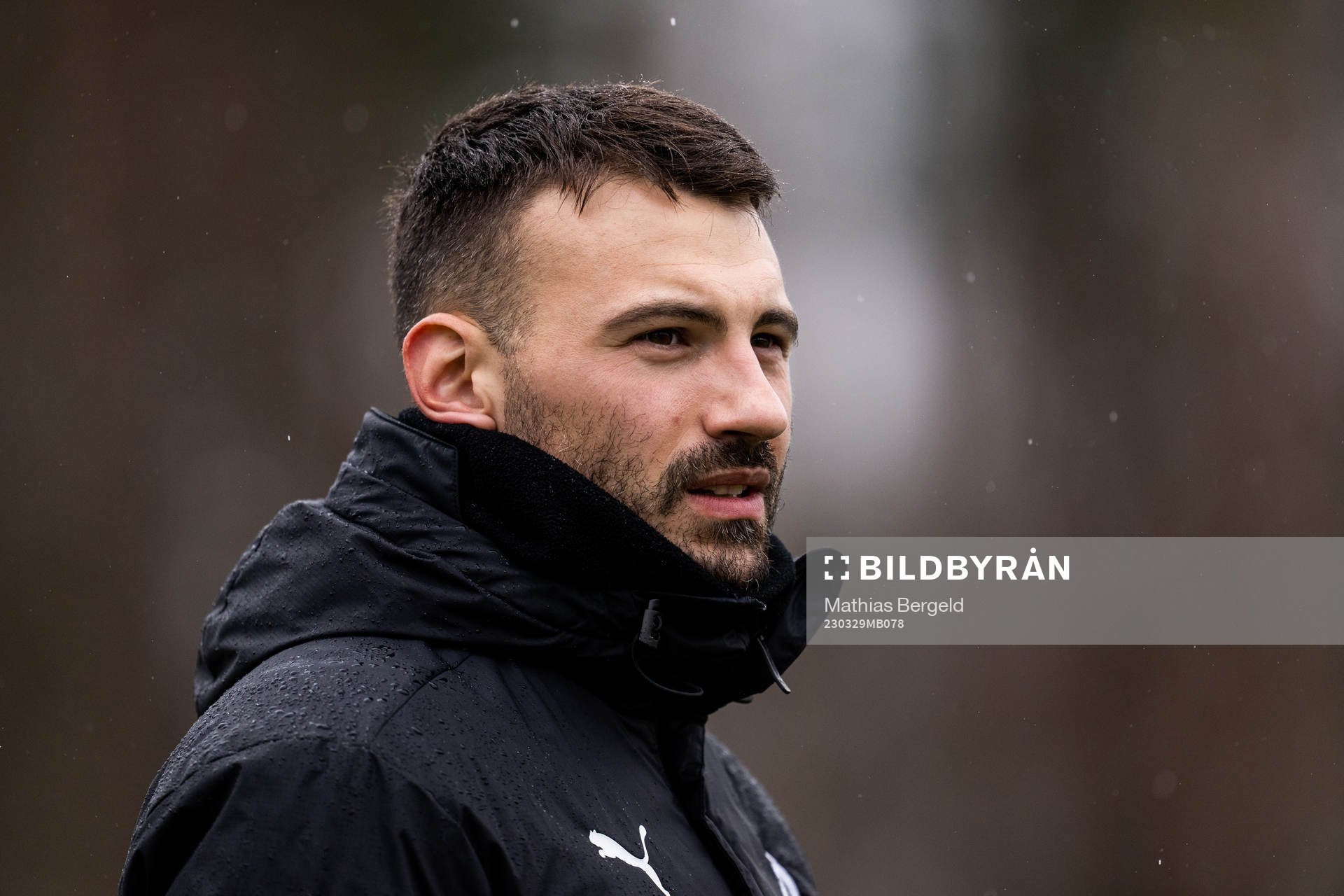 målvaktstränare Dusan Babic under en träning med det allsvenska fotbollslaget Värnamo den 29 mars 2023 i Värnamo. 