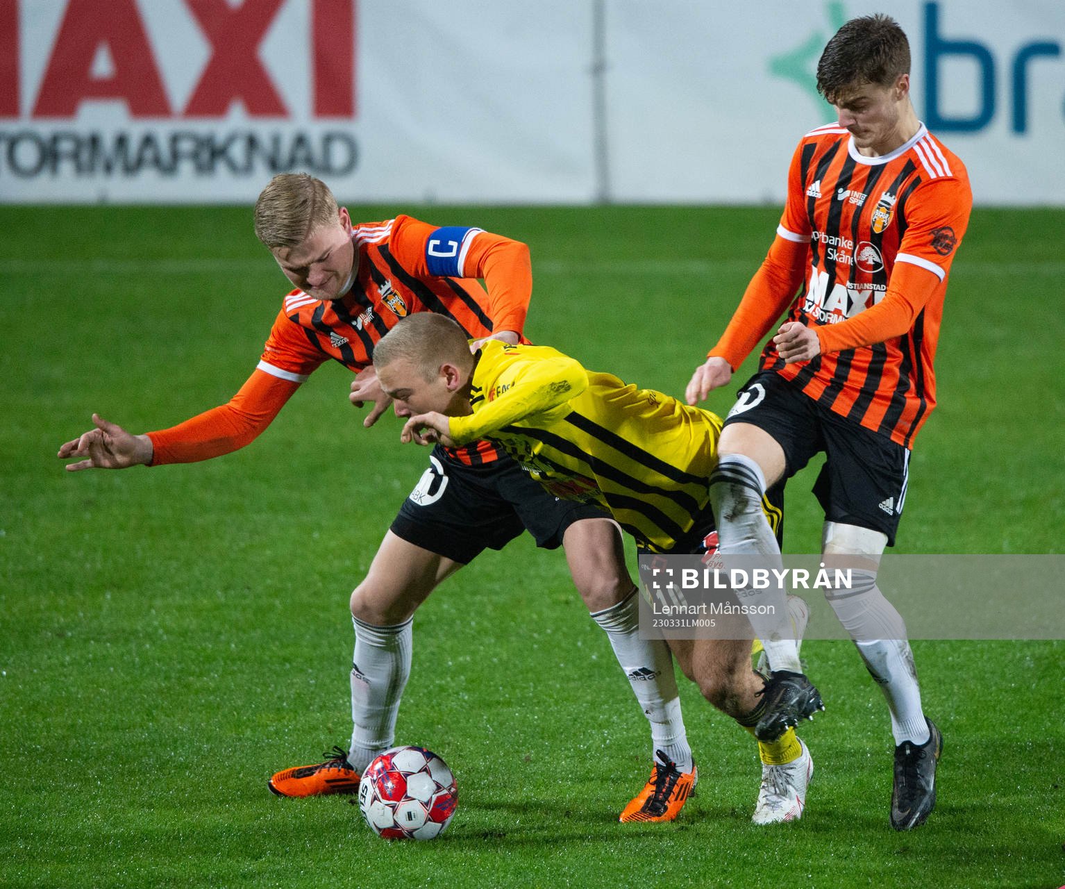 Kristianstads Linus Svensson stoppar IFK Hässleholms  Olle