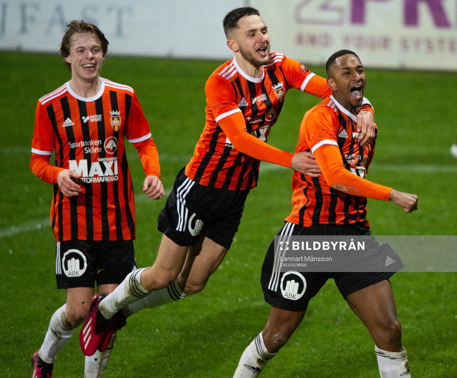 Kristianstad har gjort 1-0 och jublar i matchen i div. 2