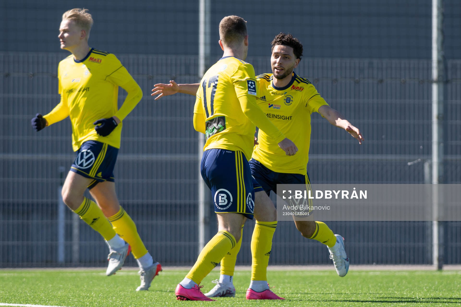Ängelholms Niklas Svensson och Oussama Djafer-Bey jublar