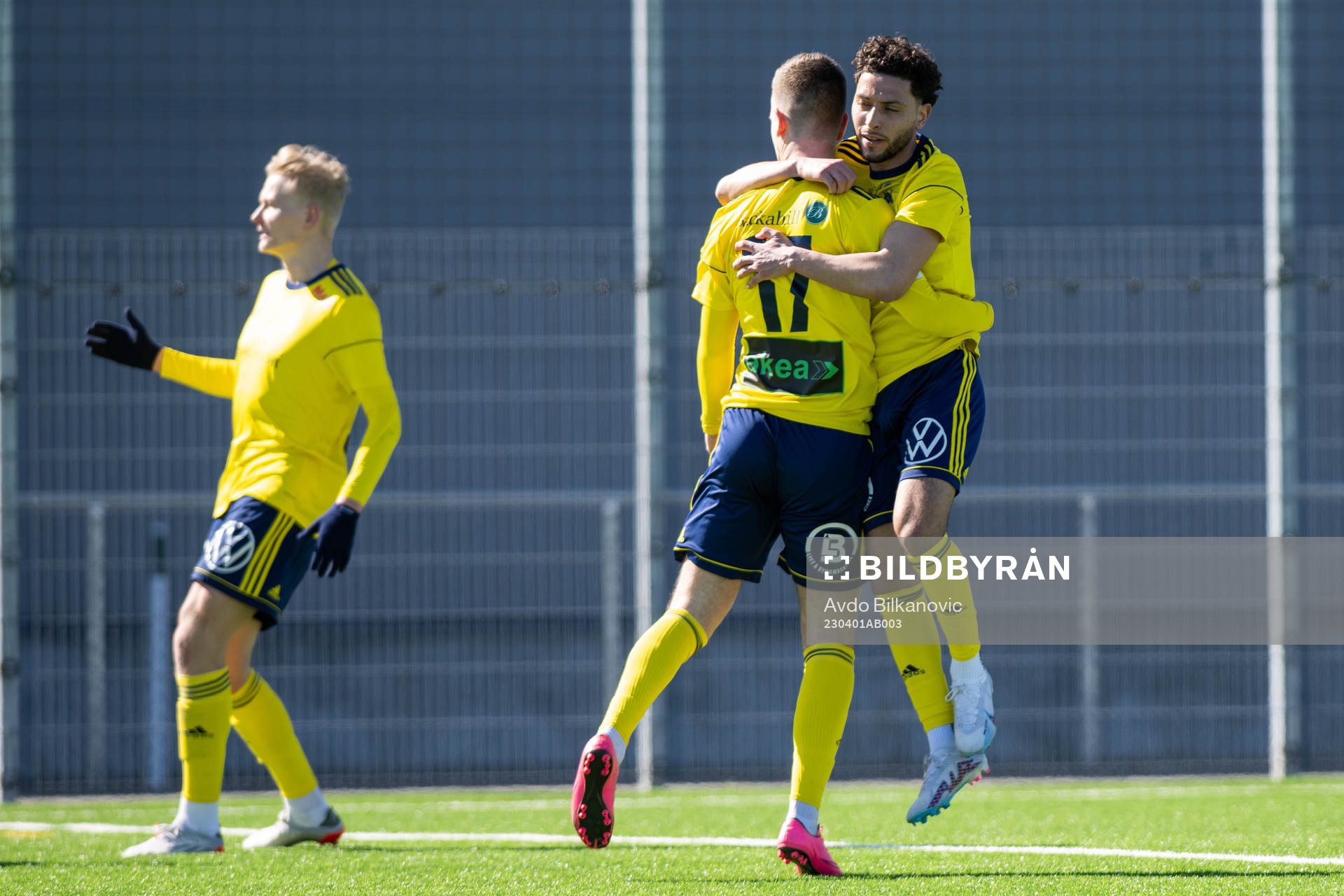 Ängelholms Niklas Svensson och Oussama Djafer-Bey jublar efter 1-0 målet under fotbollsmatchen i Division 1 södra mellan Ängelholms FF och BK Olympic den 1 april 2023 i Ängelholm. 