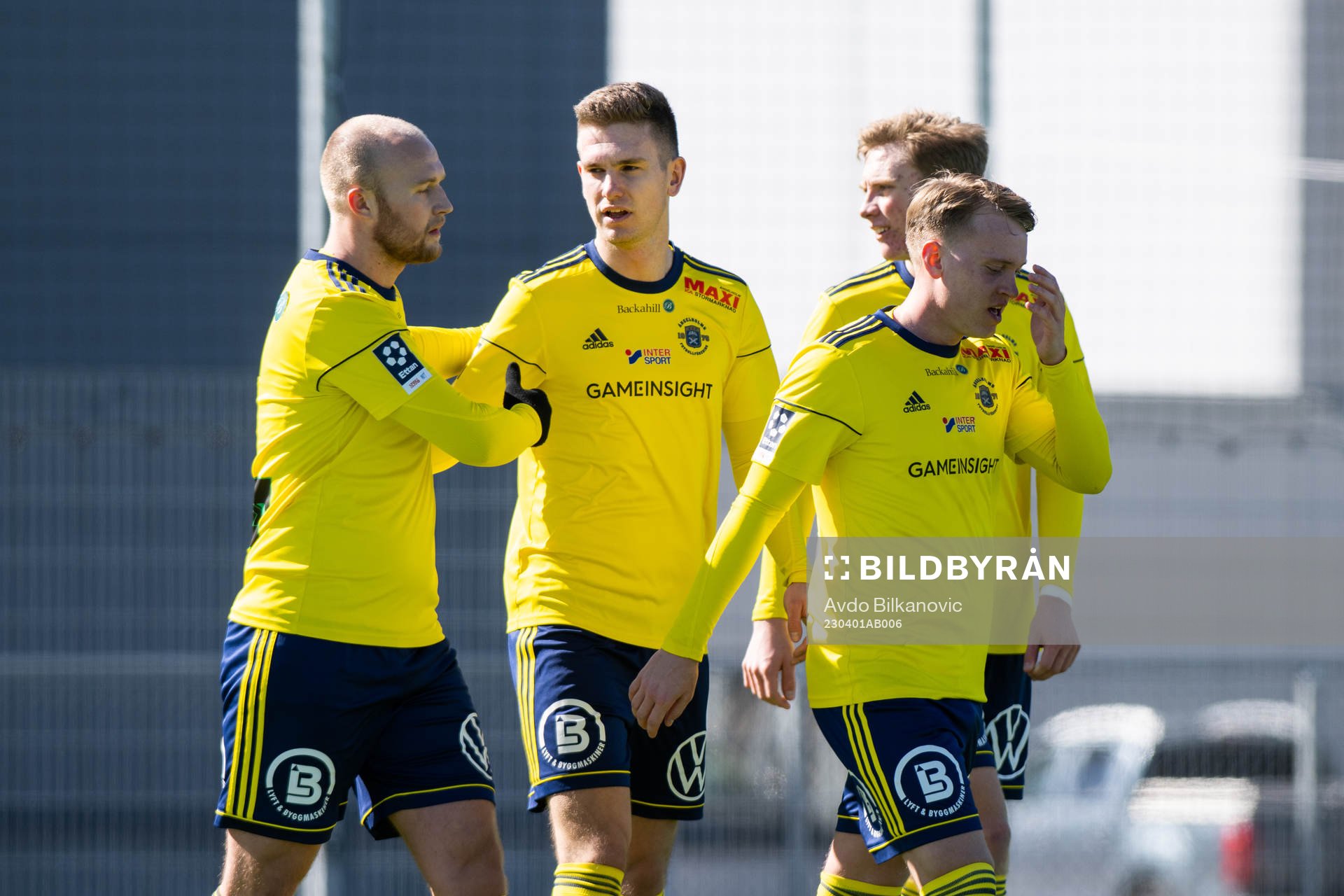 Ängelholms Christian Ljungberg och Niklas Svensson jublar