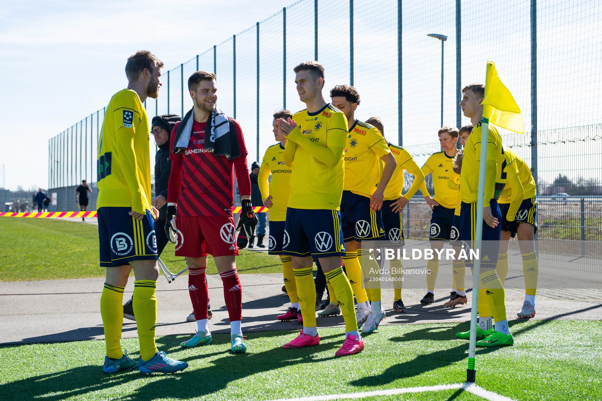Ängelholms spelare gör sig redo för entré