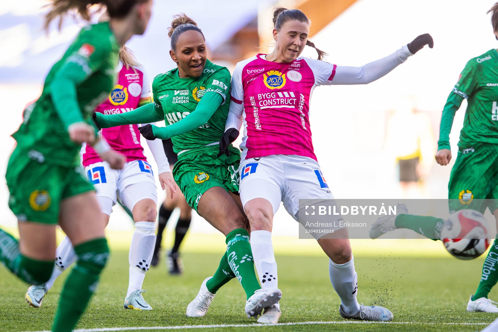 Hammarbys Madelen Janogy och IK Uppsalas Emilia Hjertberg