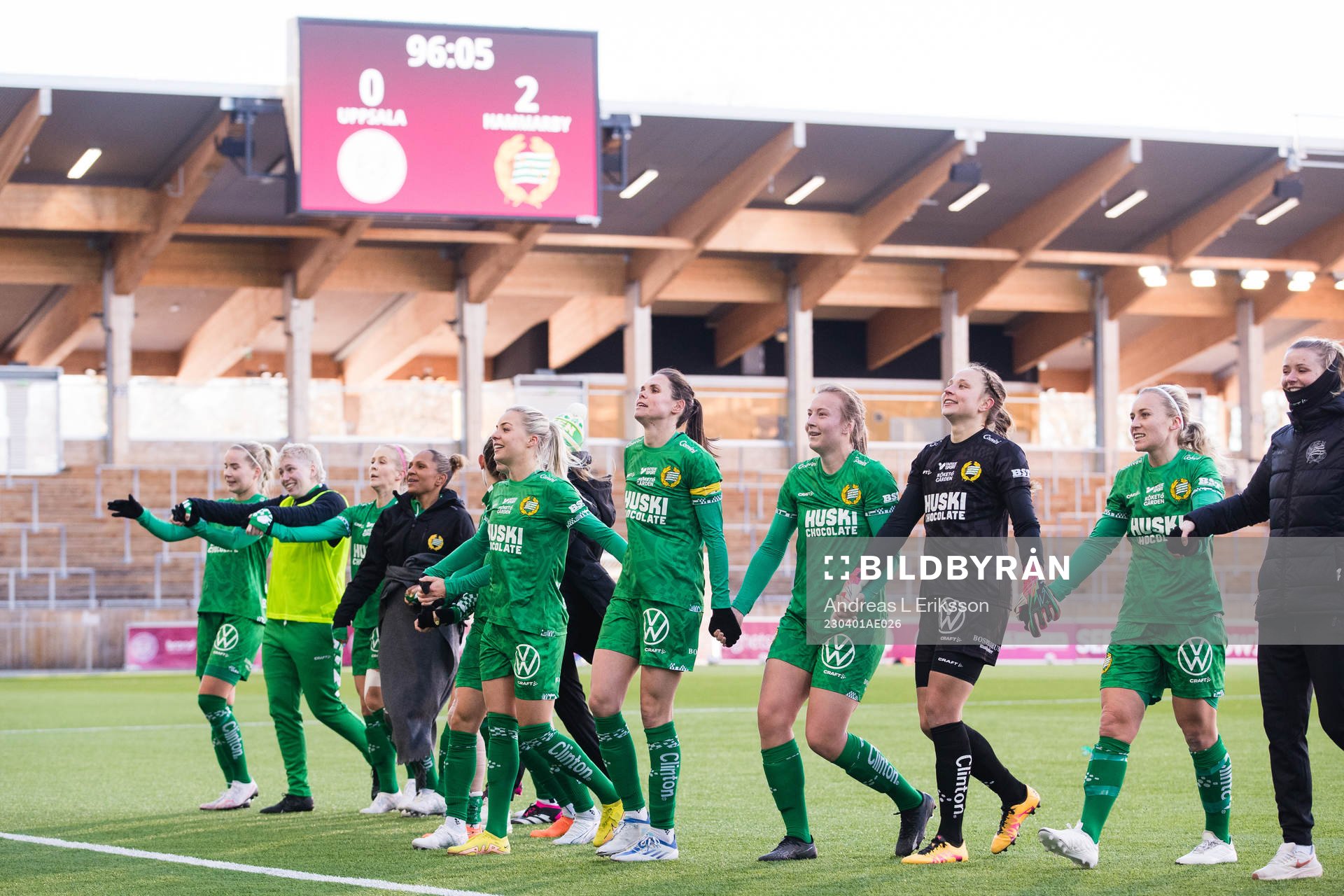Hammarbys spelare jublar