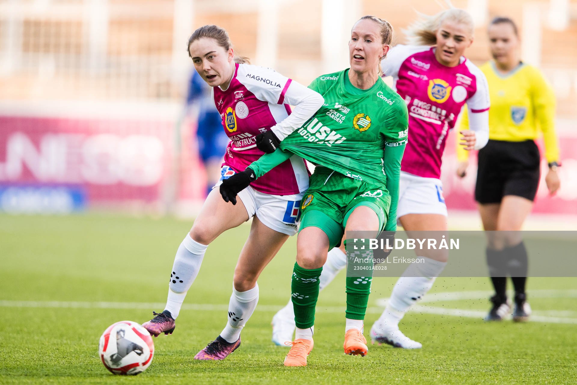 IK Uppsalas Matilda Kristell och Hammarbys Julia Roddar