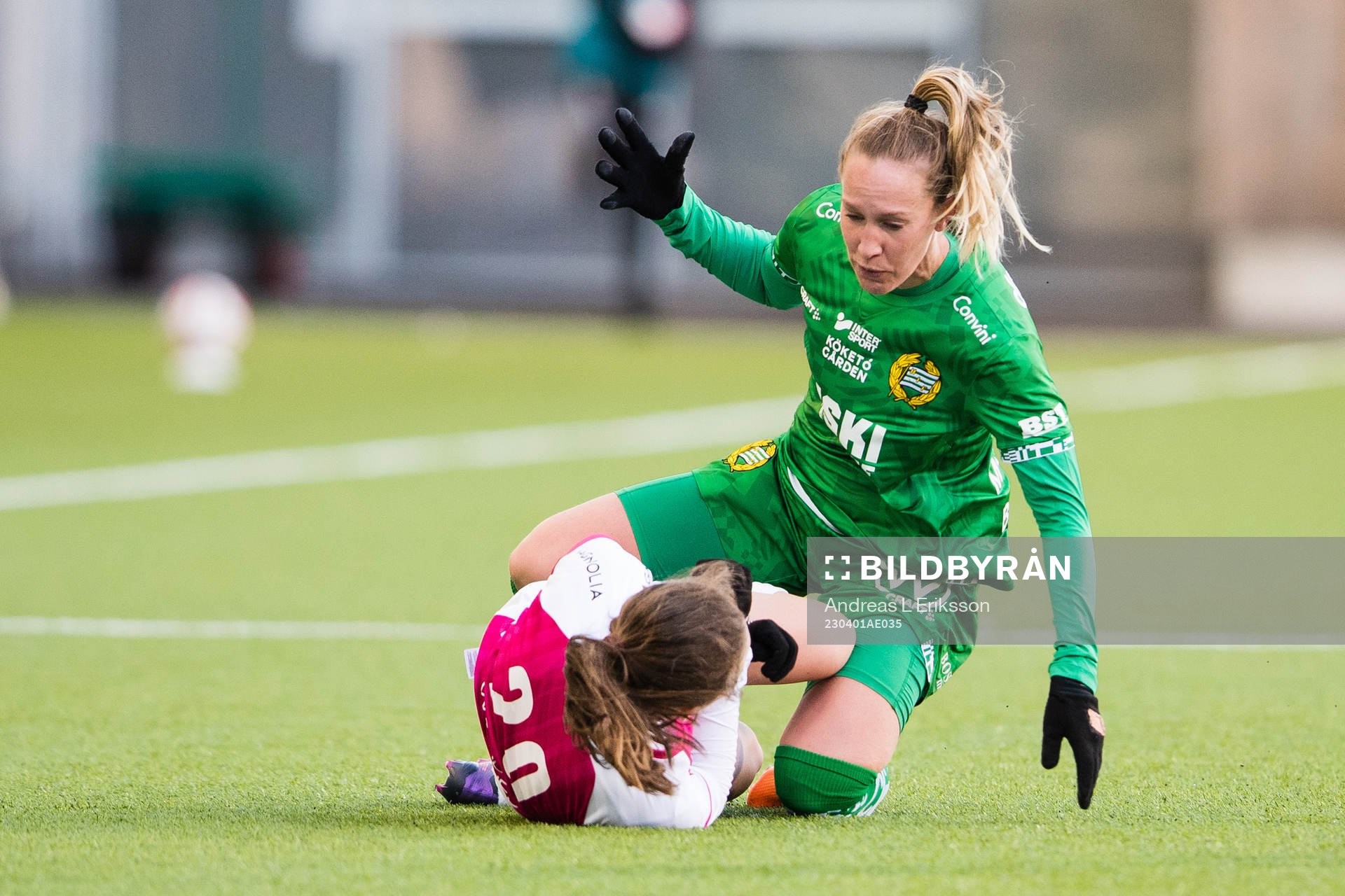 IK Uppsalas Matilda Kristell och Hammarbys Julia Roddar