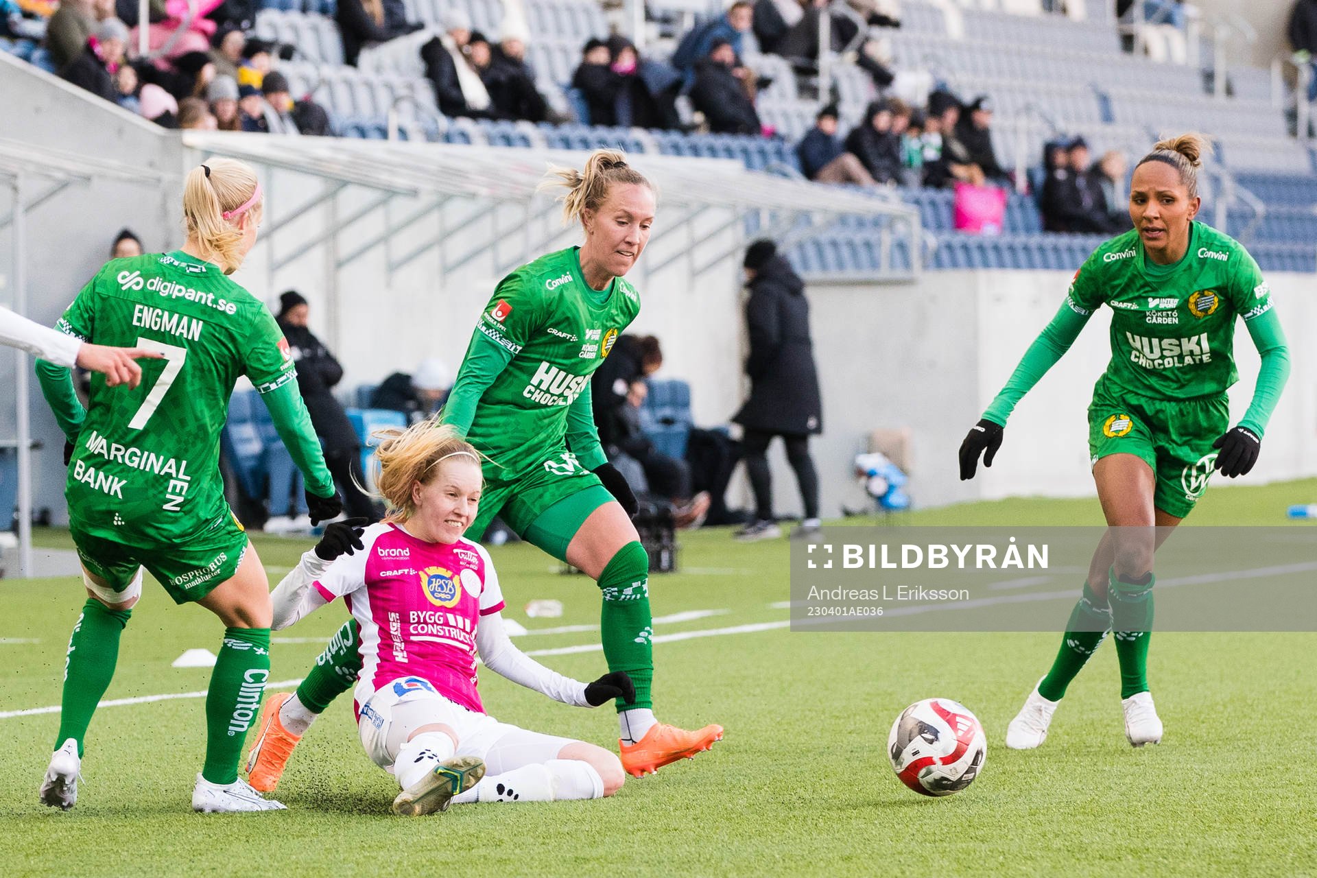 Hammarbys Adelina Engman, Julia Roddar och Madelen Janogy i