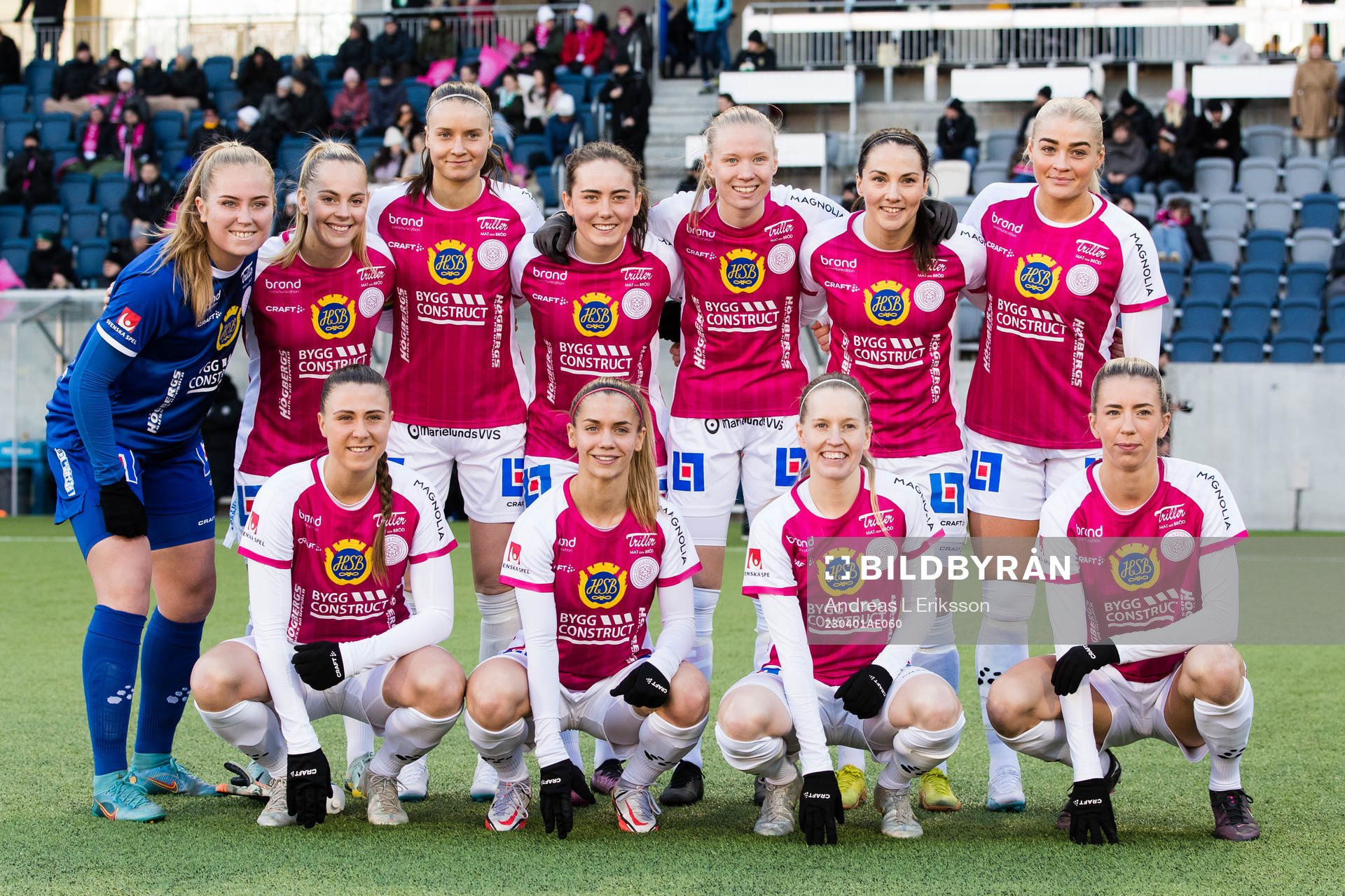 IK Uppsalas startelva inför fotbollsmatchen i Damallsvenskan mellan IK Uppsala och Hammarby den 1 april 2023 i Uppsala. Övre raden från vänster: målvakt Milla-Maj Majasaari, Agnes Nyberg, Julia Ragnarsson, Matilda Kristell, Elin Rombing, Helén Eke och Klara Folkesson. Nedre raden från vänster: Emilia Hjertberg, Johanna Renmark, Beatrice Gärds och Wilma Öhman.