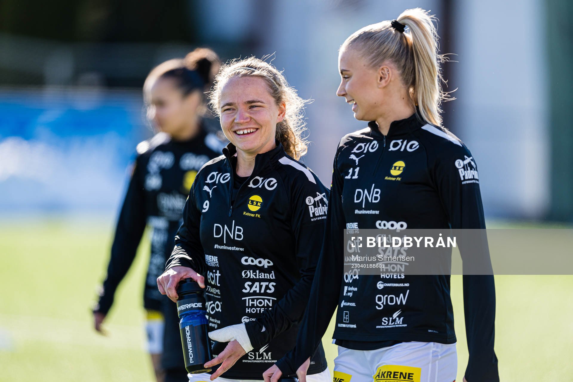 Signe Holt Andersen and Thea Kyvåg of LSK Kvinner the