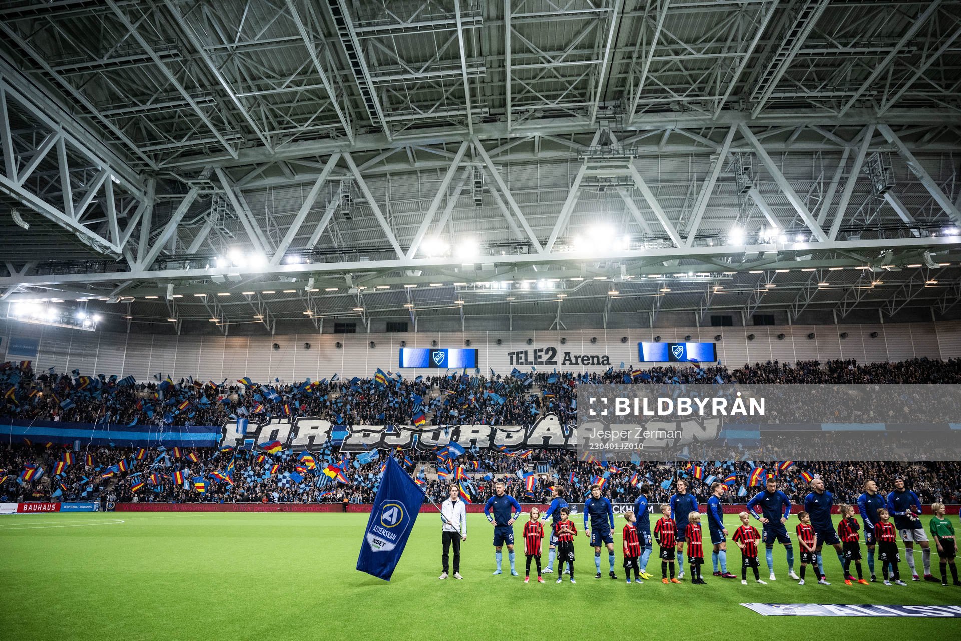 Djurgårdens spelare framför tifo