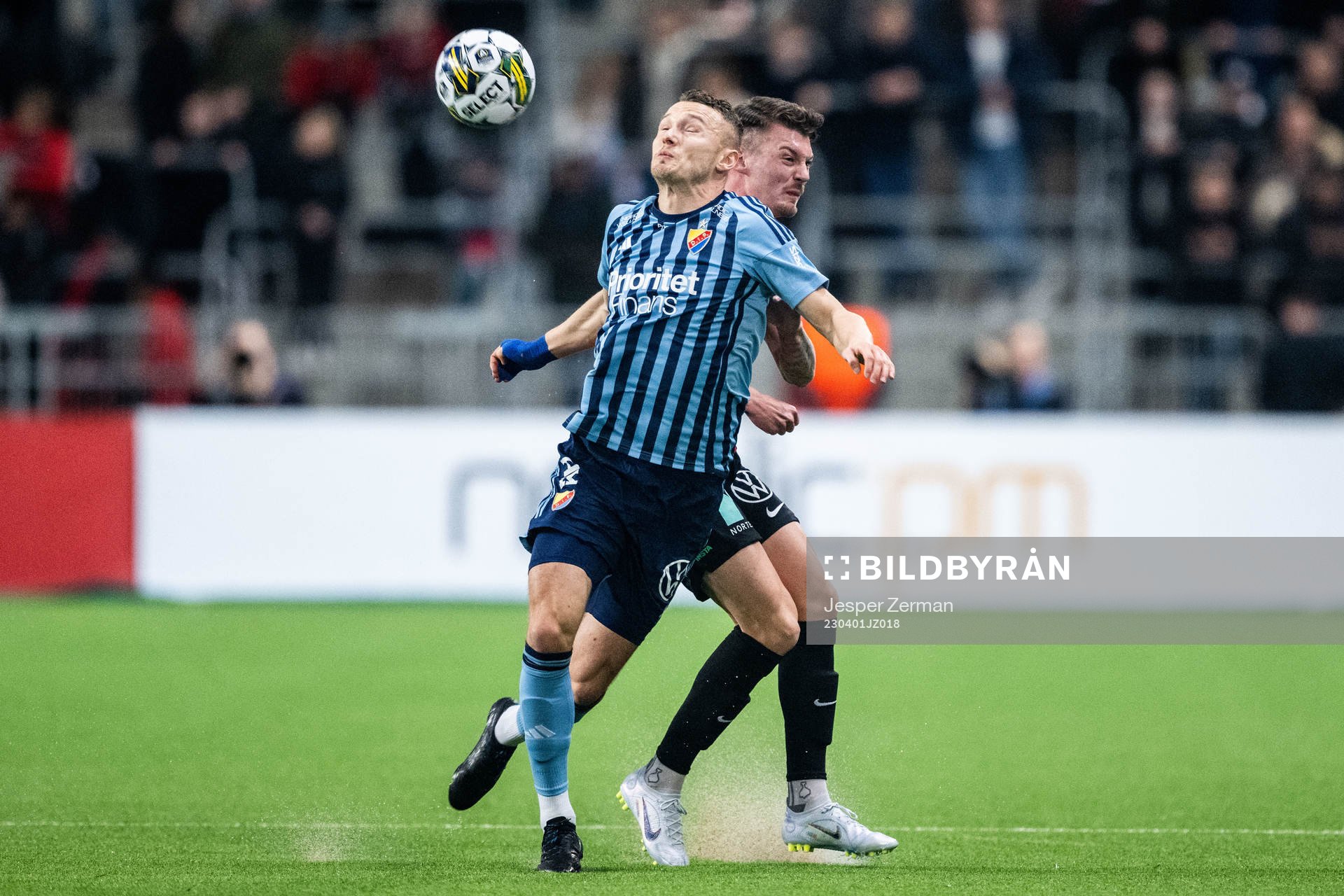 Djurgårdens Piotr Johansson och Brommapojkarnas Samuel