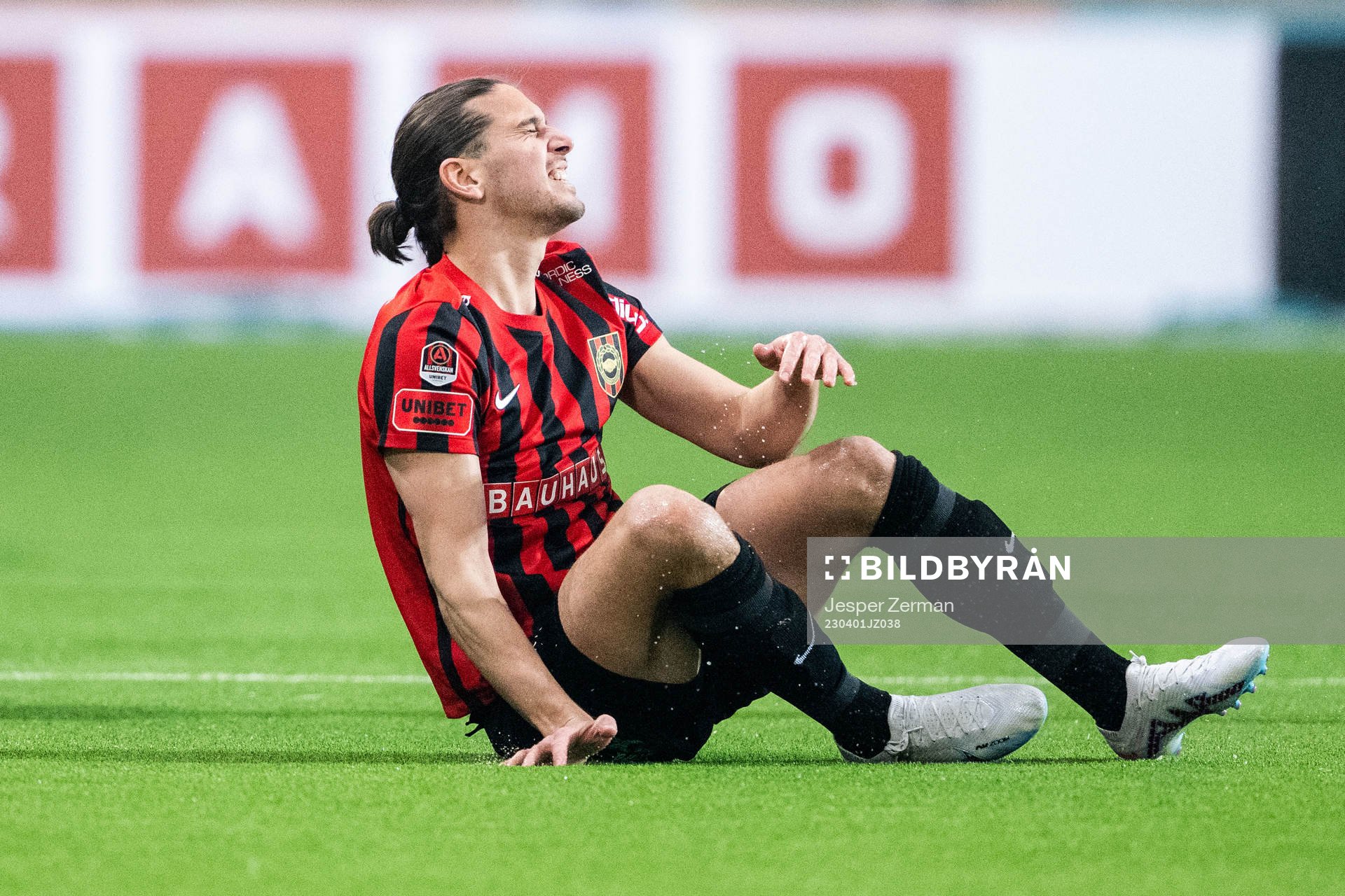 Brommapojkarnas Nikola Vasic har ont