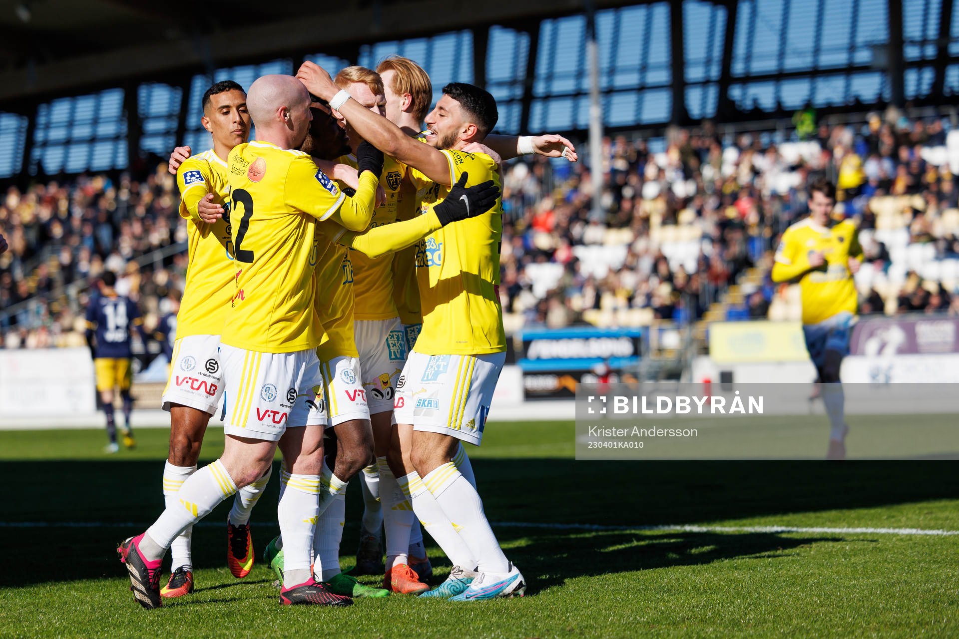 Falkenbergs spelare jublar