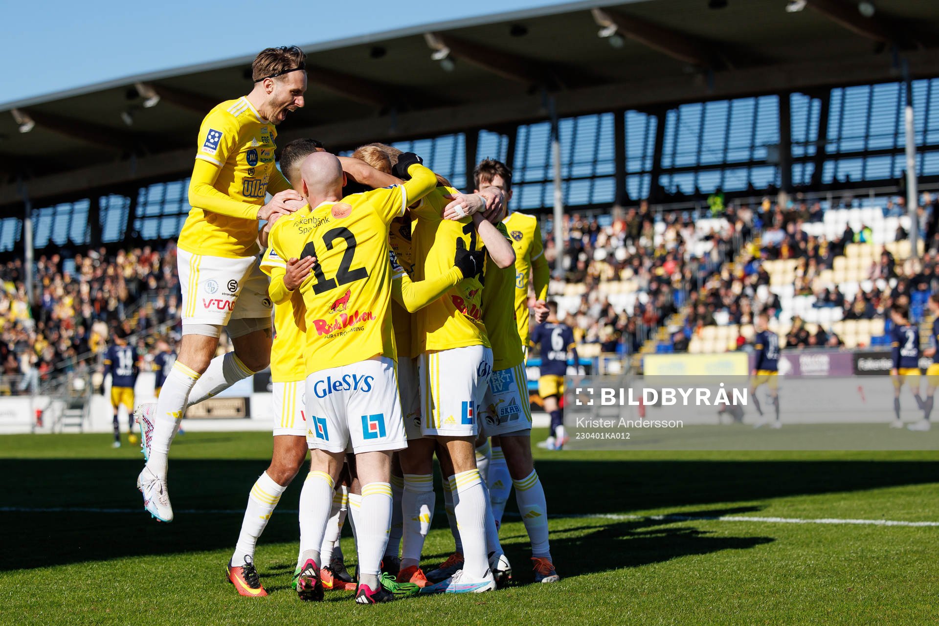 Falkenbergs spelare jublar