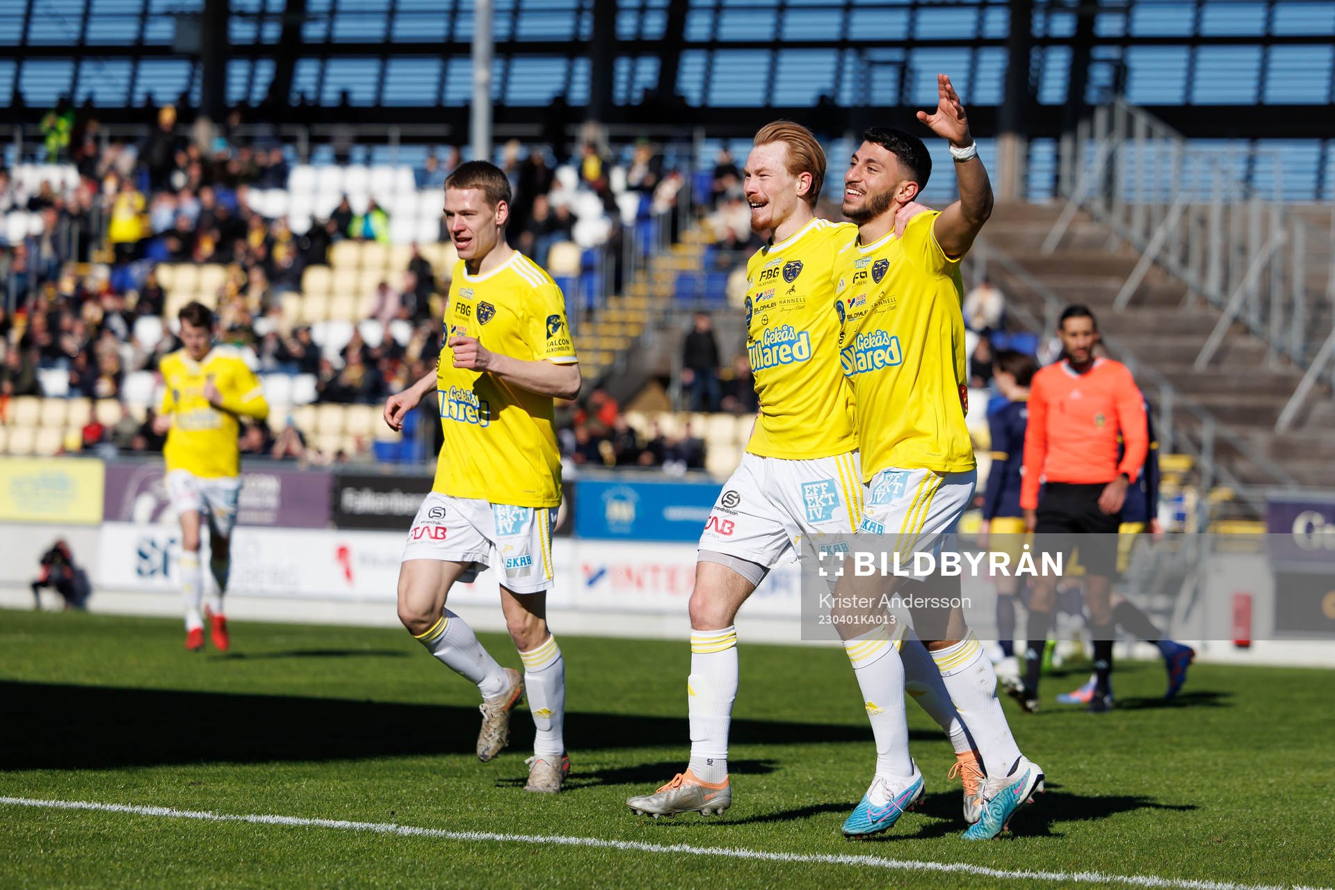 Falkenbergs Leonardo Farah Shahin jublar med Linus
