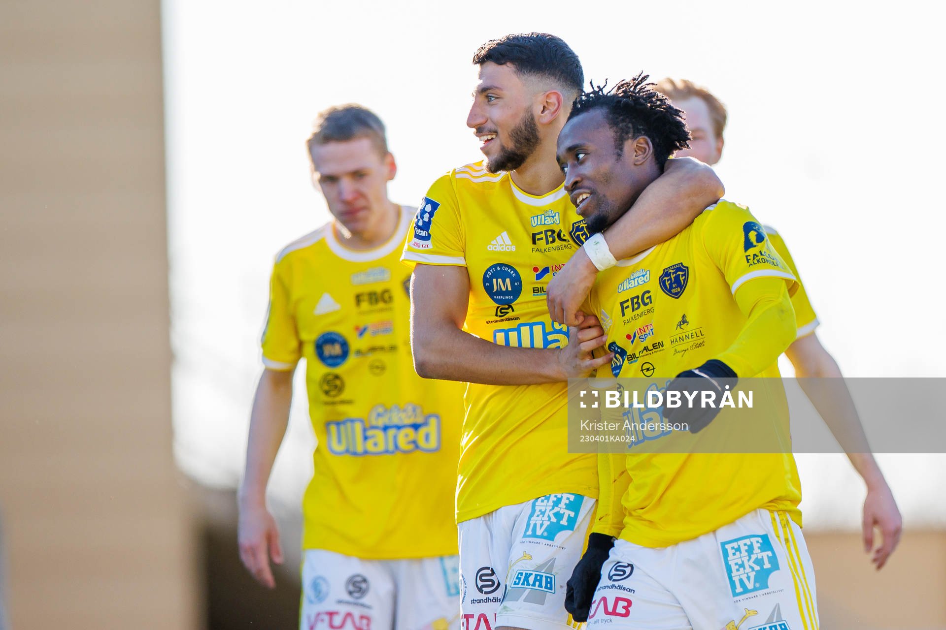 Falkenbergs Leonardo Farah Shahin och Godwin Aguda jublar