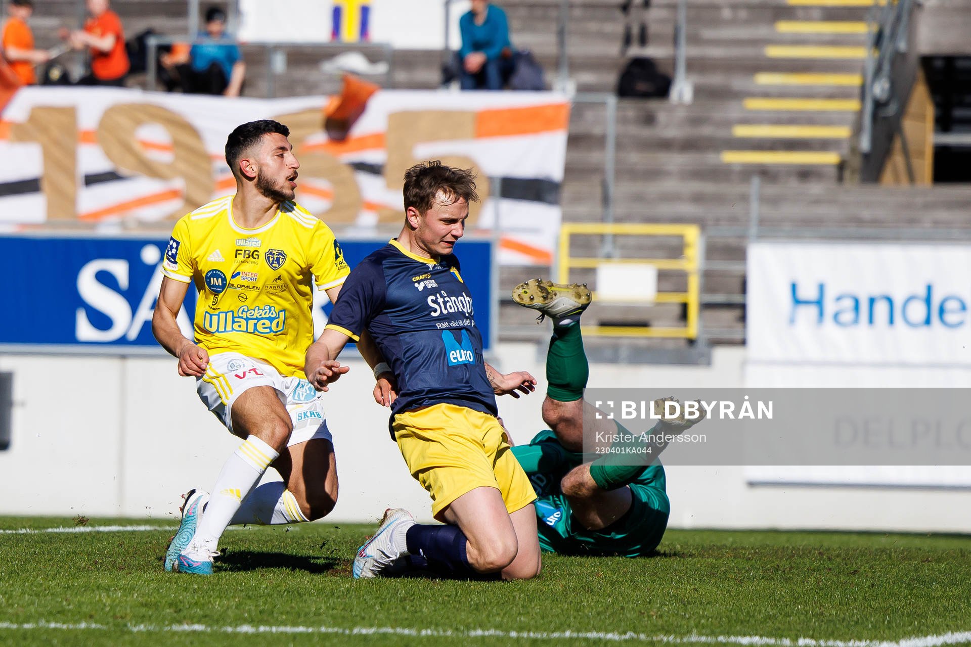 Falkenbergs Leonardo Farah Shahin och Torns Ossian Hallberg