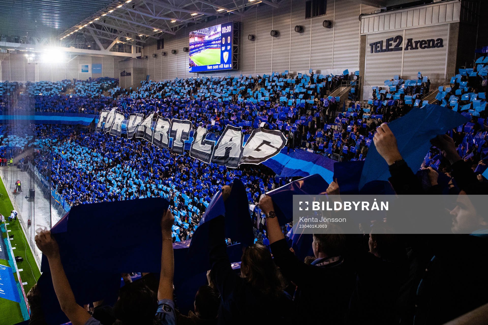 Djurgårdens supportrar med ett tifo
