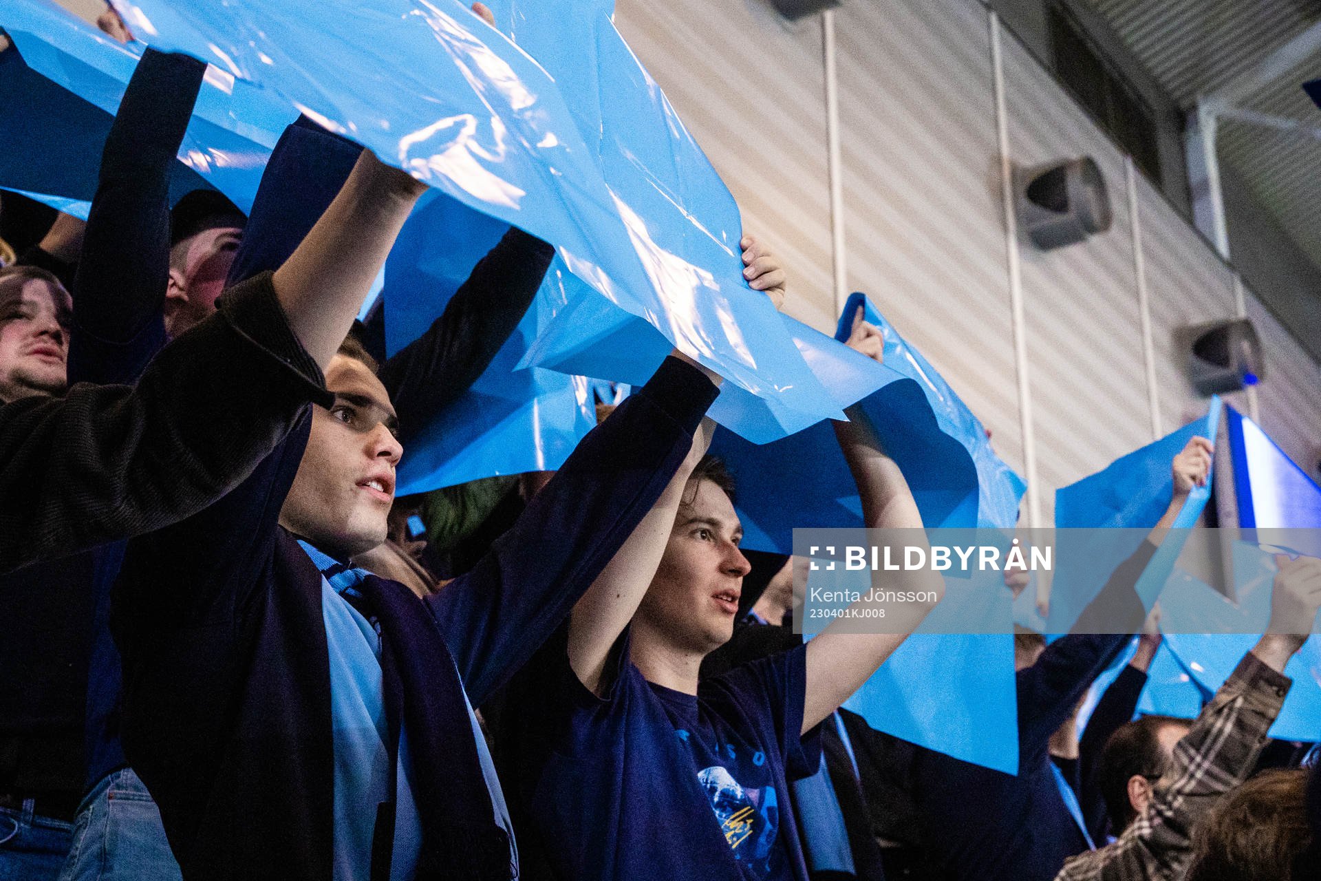 Djurgårdens supportrar med ett tifo