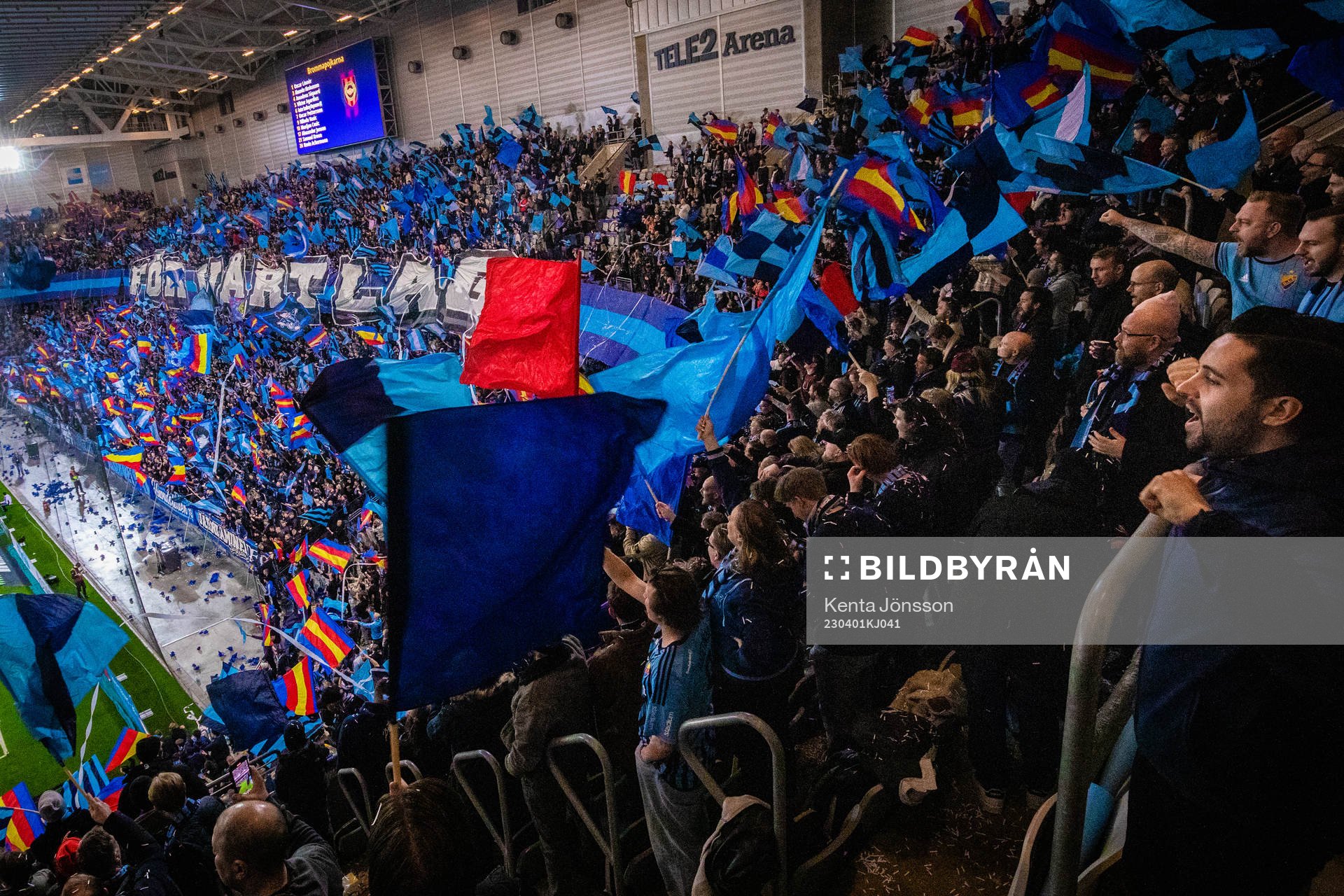 Tele2 Arena med tifo av Djurgårdens supportrar
