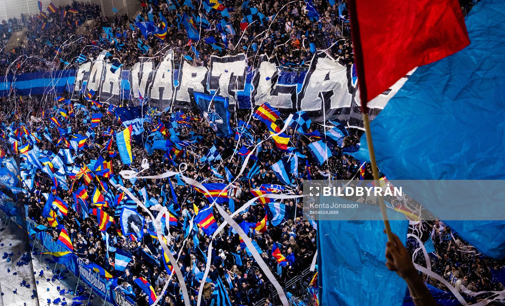 Djurgårdens supportrar med tifo