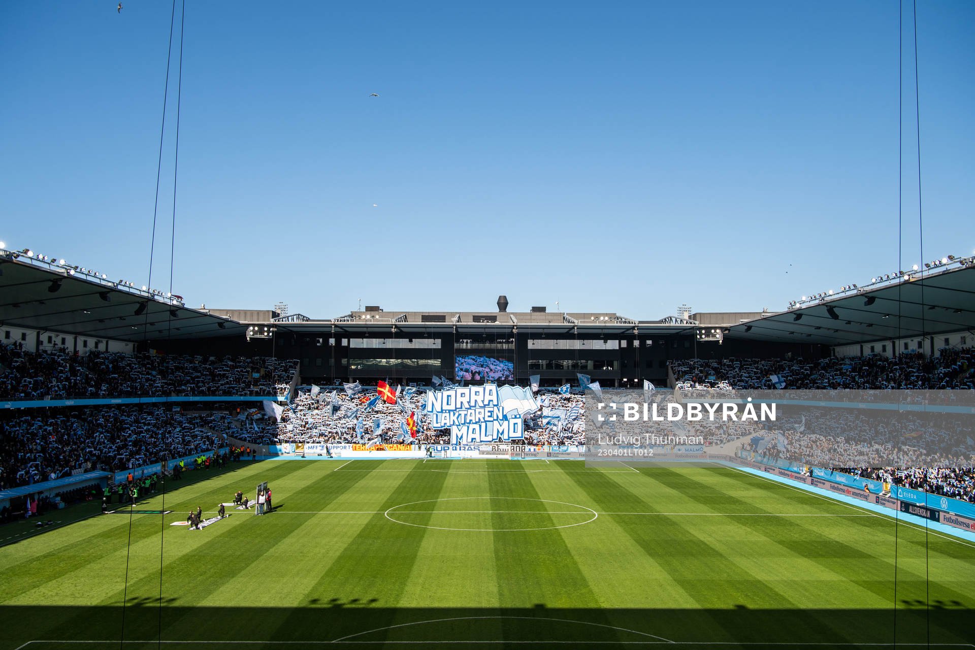 Malmö FFs supportrar med tifo