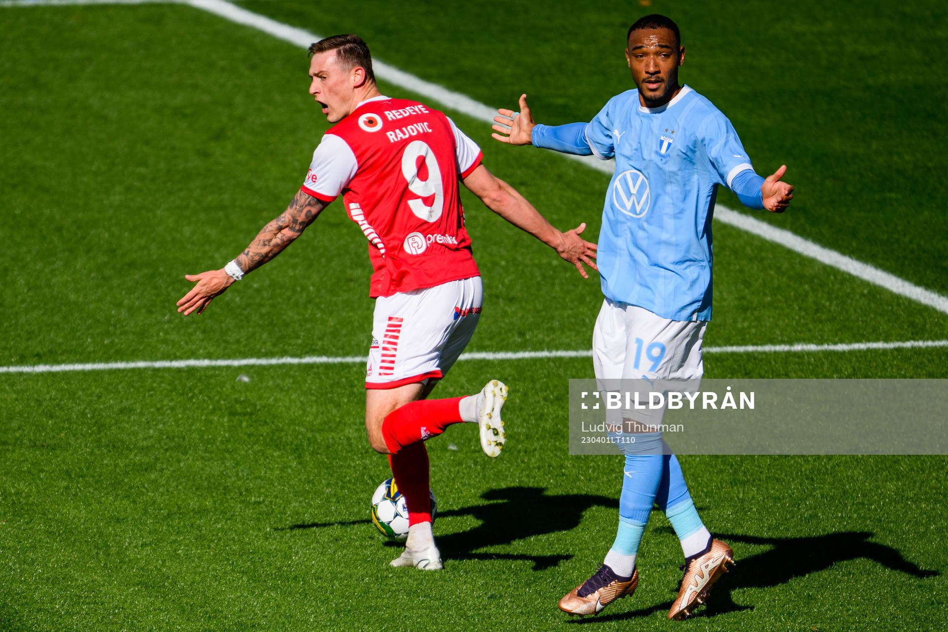 Kalmars Mileta Rajovic and Malmö FFs Derek Cornelius