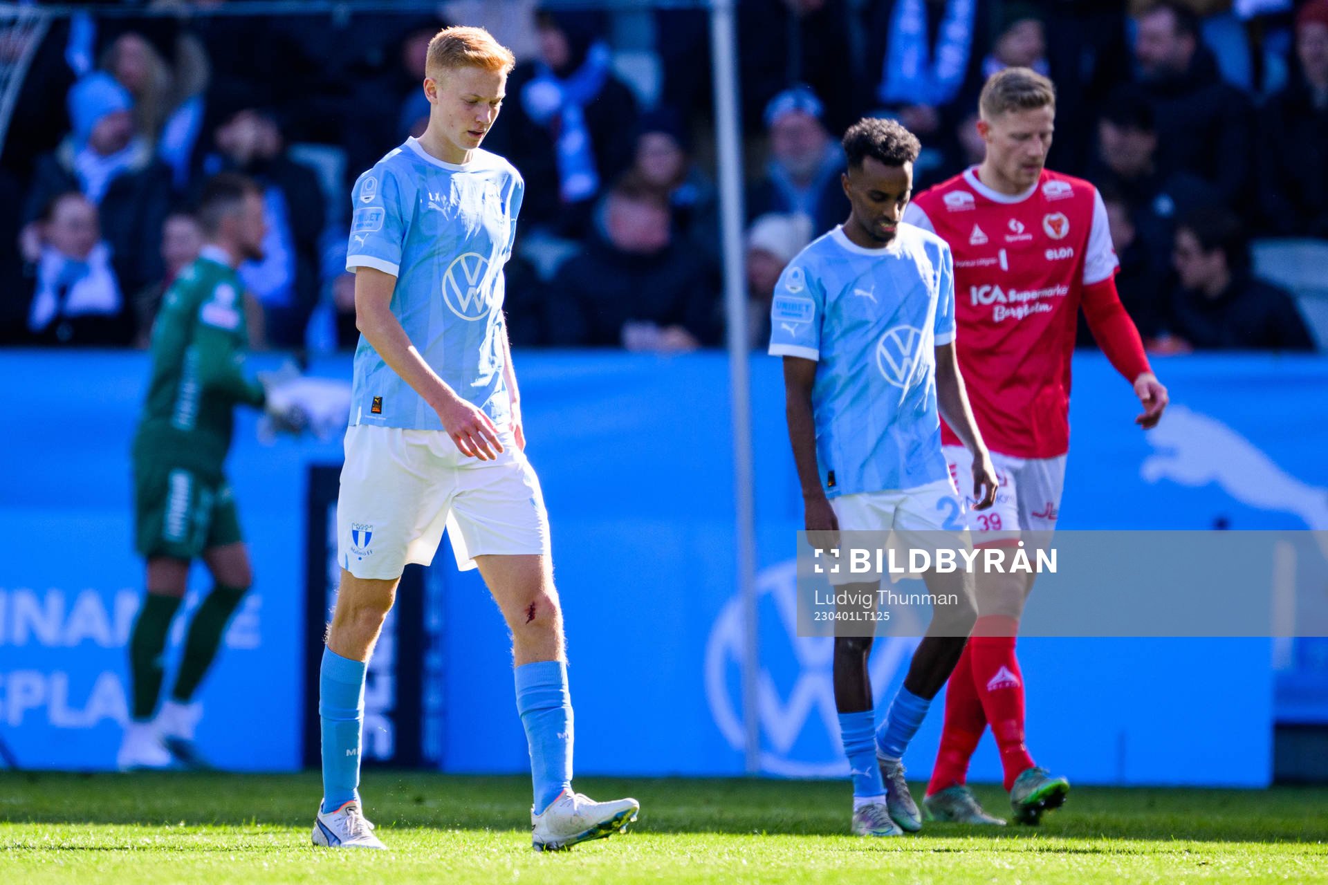 Malmö FFs Hugo Larsson och Malmö FFs Taha Ali deppar