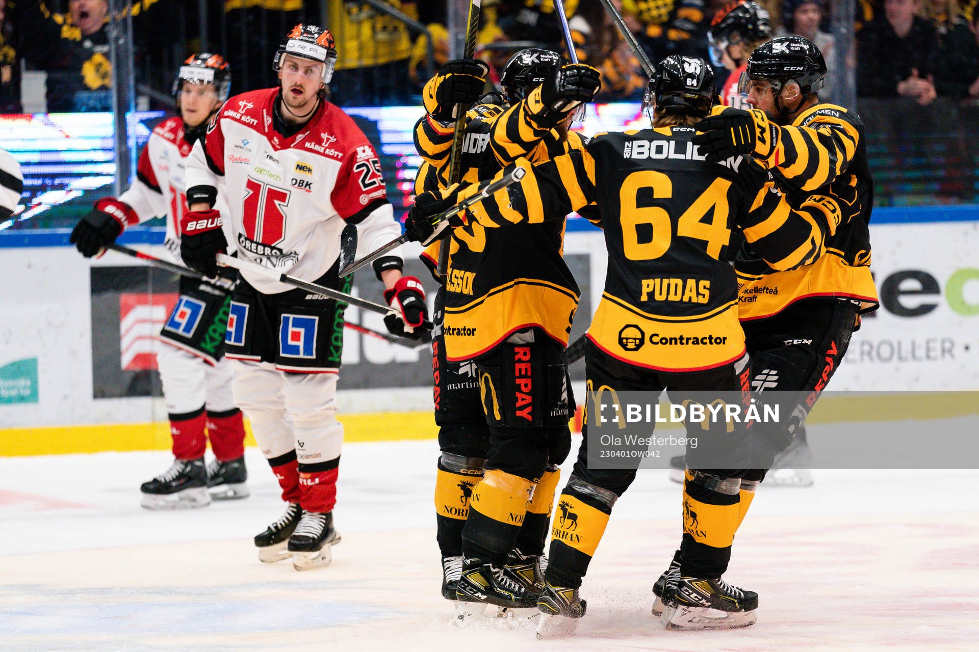 Skellefteå AIKs Oskar Nilsson och Jonathan Pudas jublar