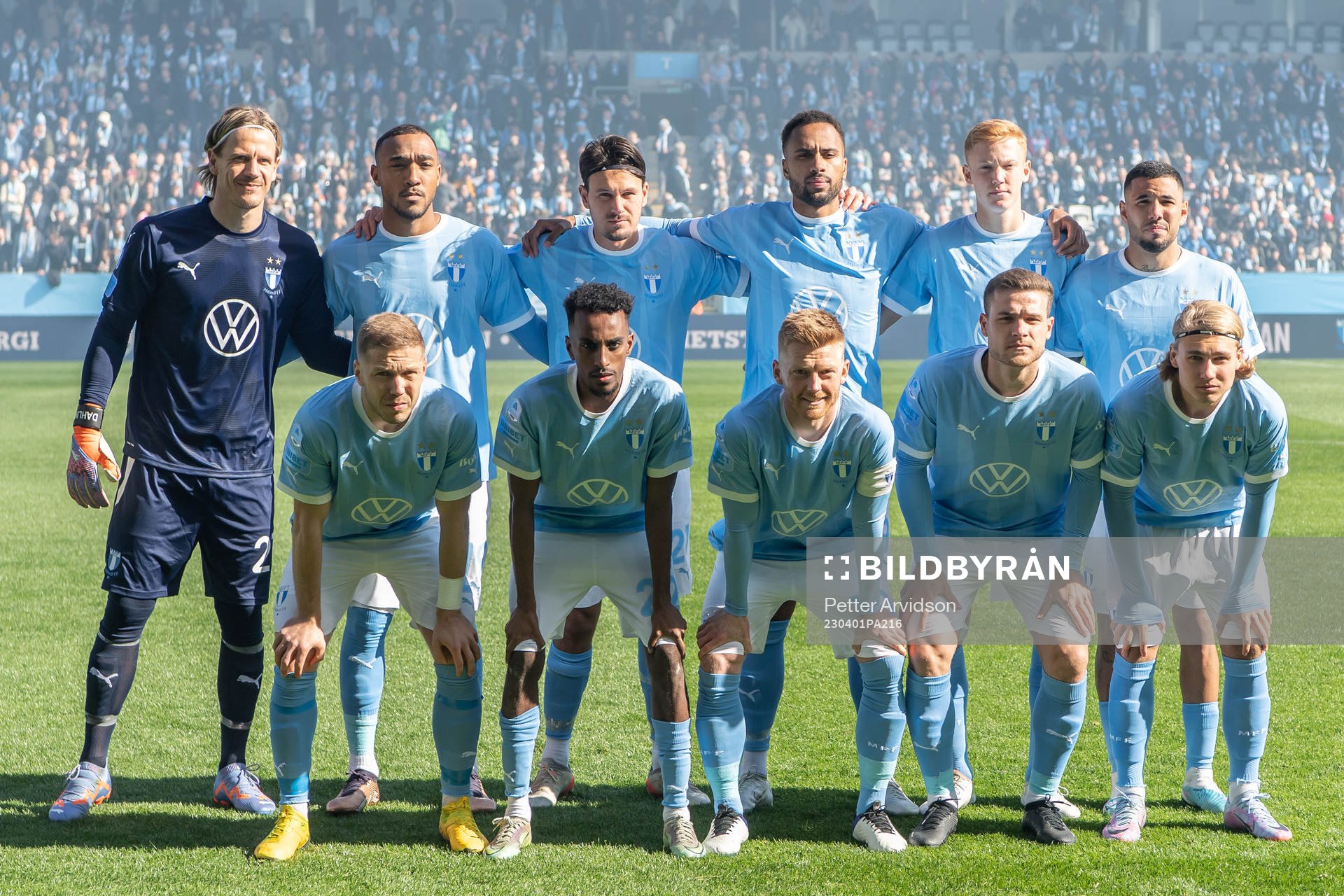 Malmö FFs spelare ställer upp för lagbild
